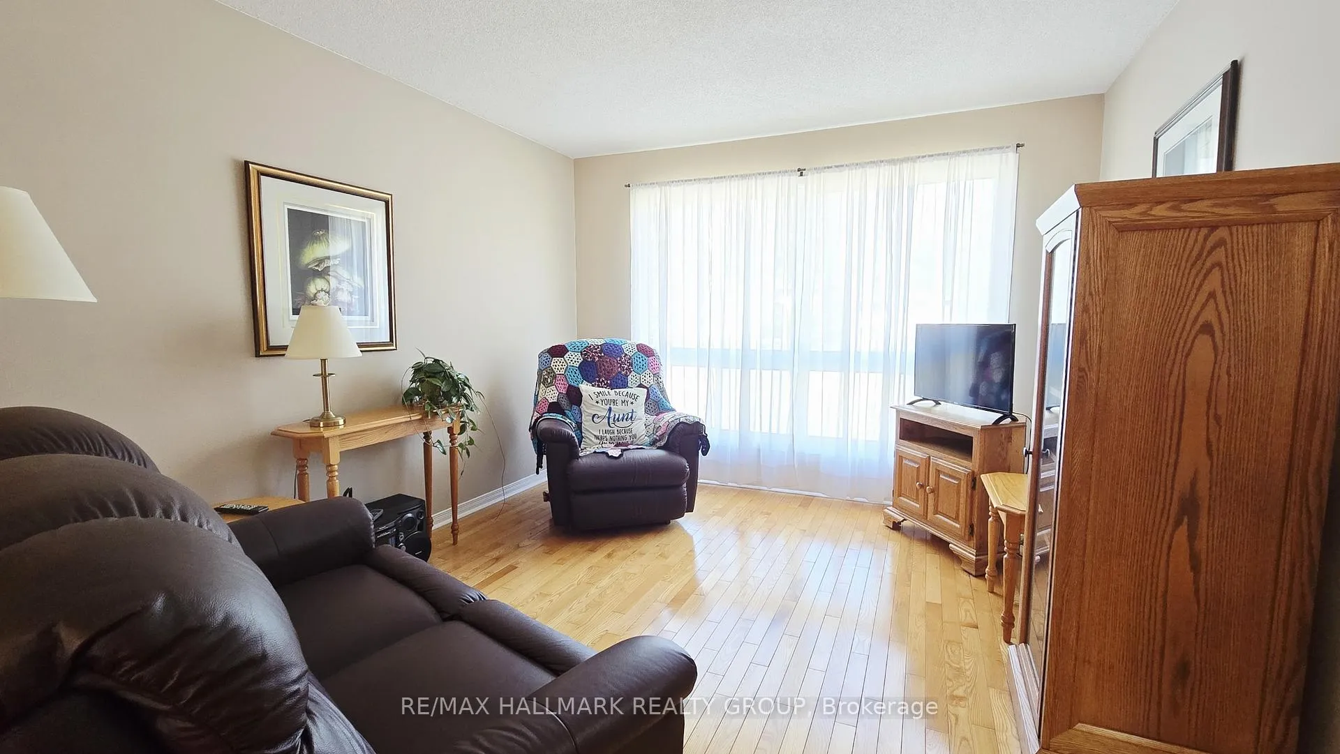 Photo 5 of 119 Archie Street, Ottawa, Constance Bay — HOMEH