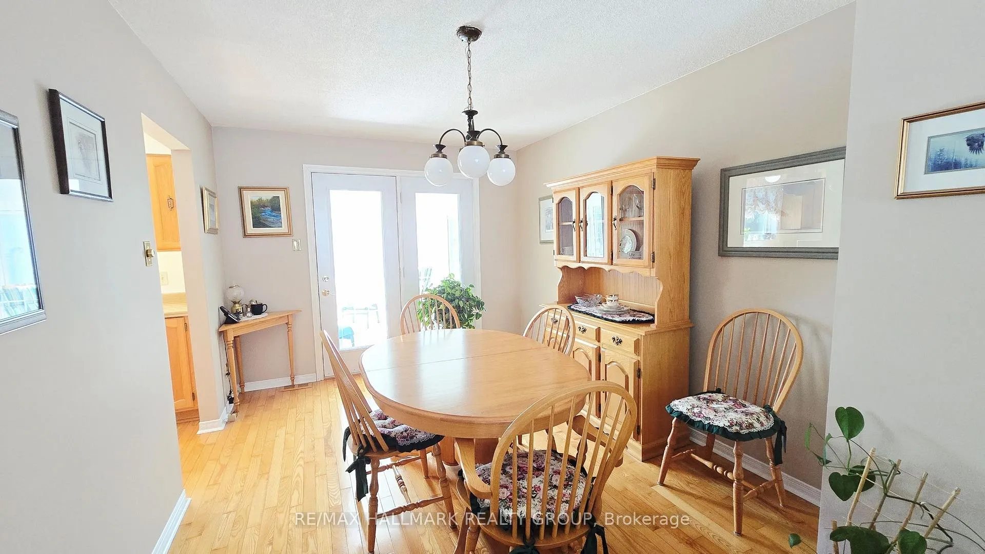 Photo 8 of 119 Archie Street, Ottawa, Constance Bay — HOMEH