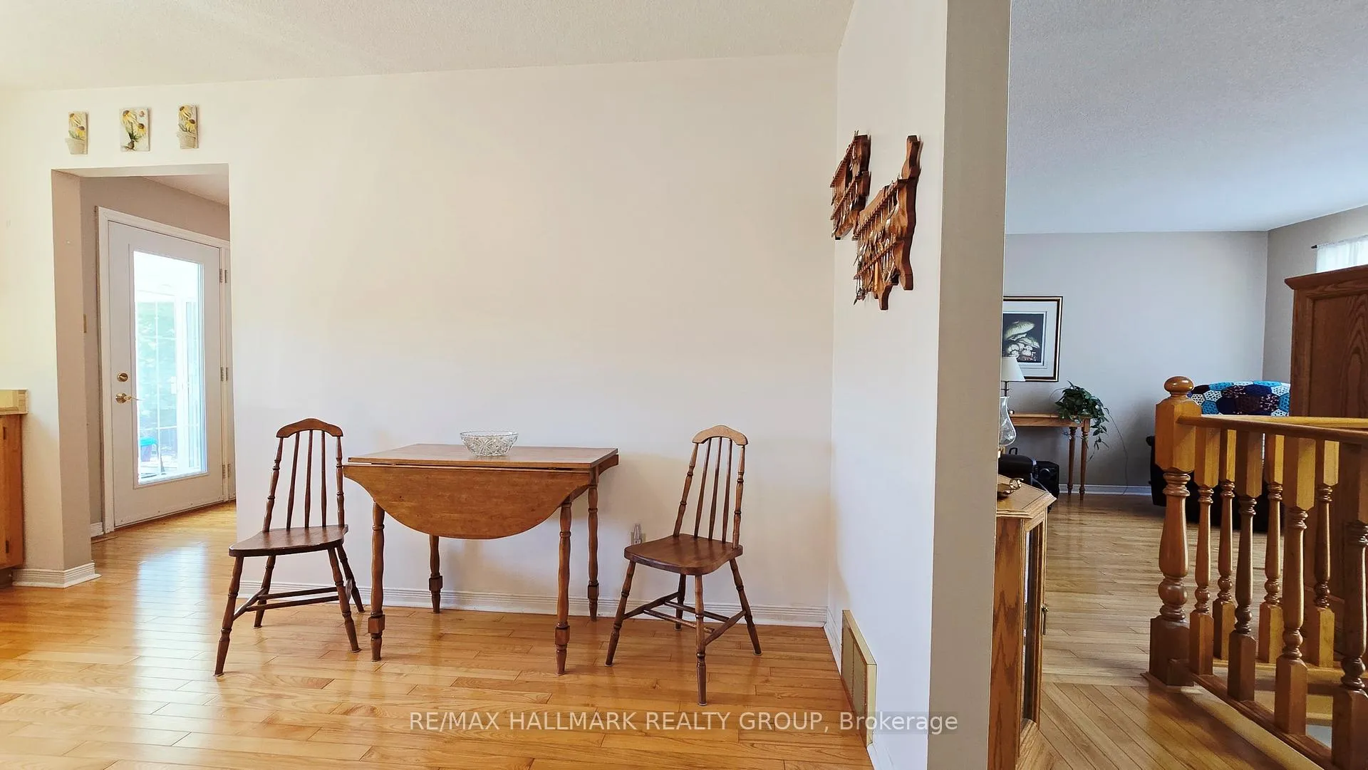 Photo 9 of 119 Archie Street, Ottawa, Constance Bay — HOMEH