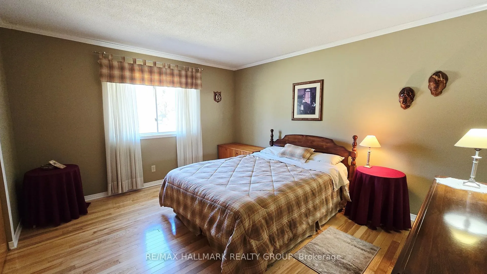 Photo 13 of 119 Archie Street, Ottawa, Constance Bay — HOMEH