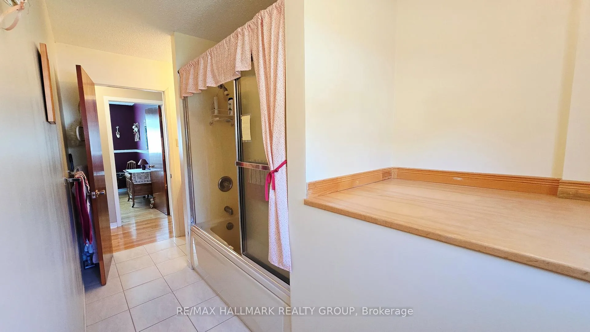 Photo 18 of 119 Archie Street, Ottawa, Constance Bay — HOMEH