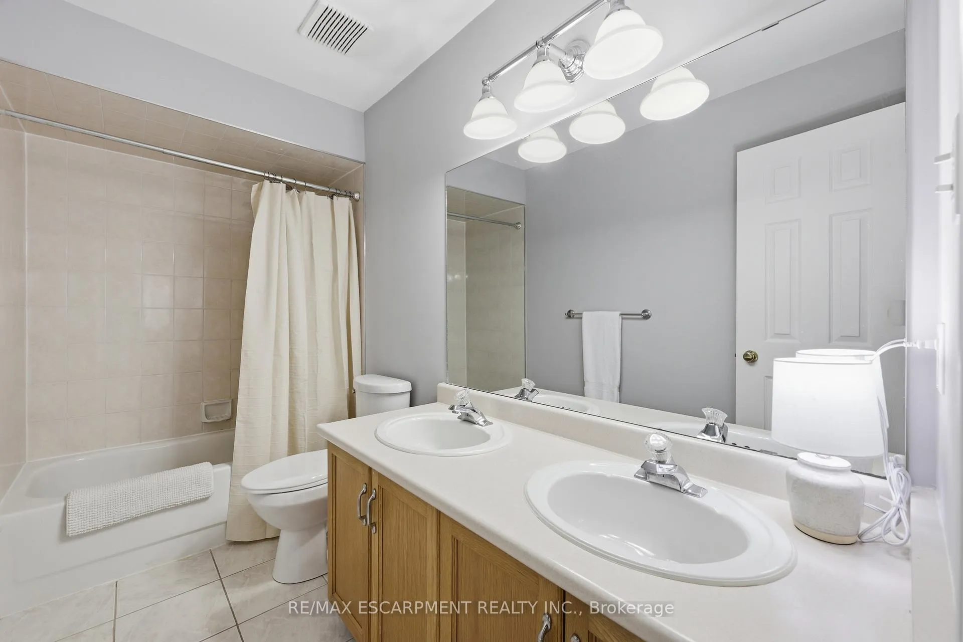 Photo 17 of Unit 10, 2880 Headon Forest Drive, Burlington, Headon — HOMEH