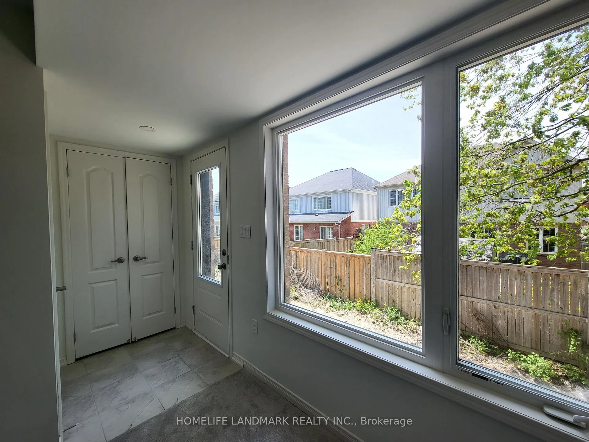 Photo 3 of 1436 Coral Springs Path, Oshawa, Taunton — HOMEH