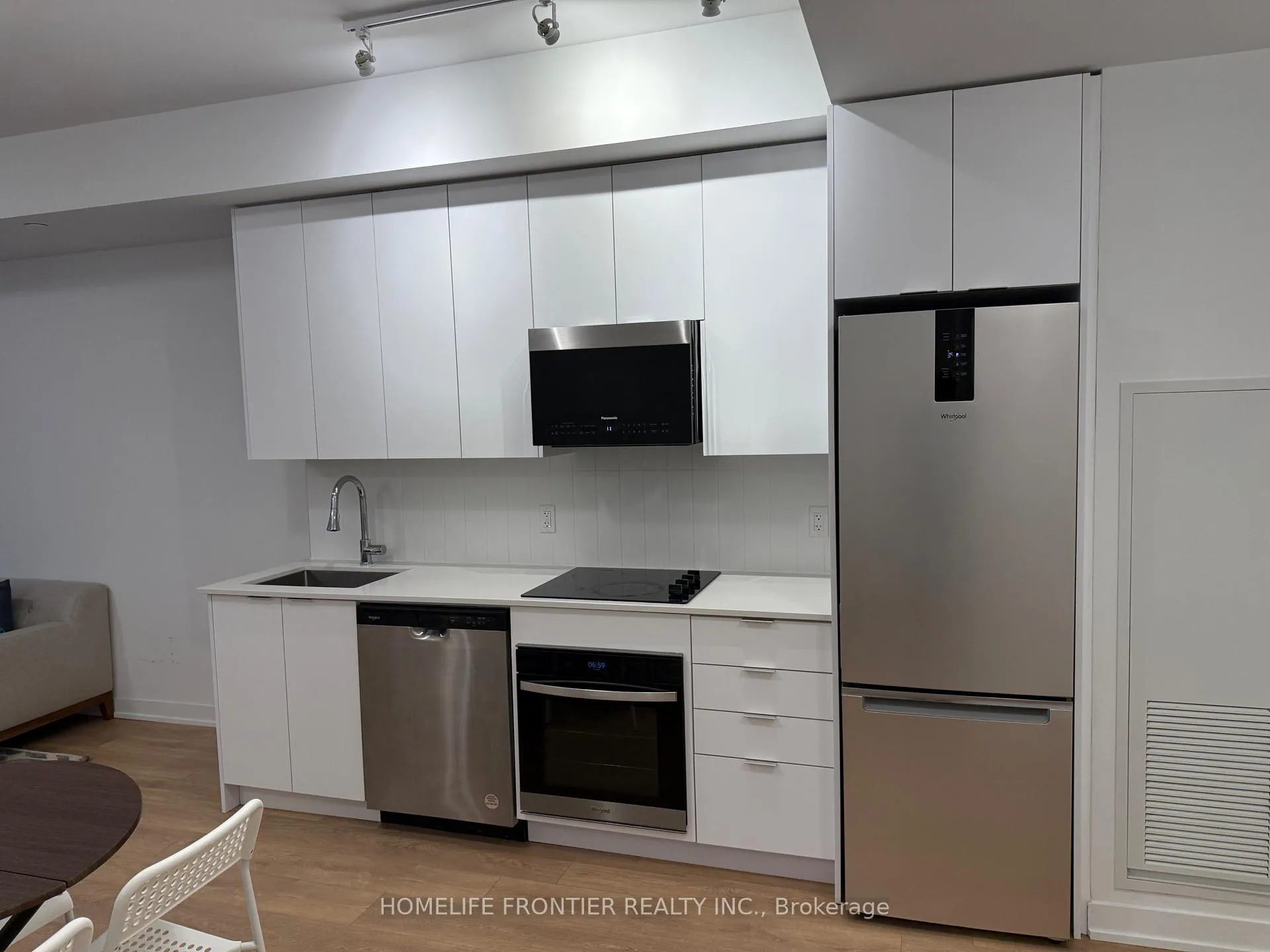 Photo 3 of Unit 1226, 498 Caldari Road, Vaughan, Concord — HOMEH