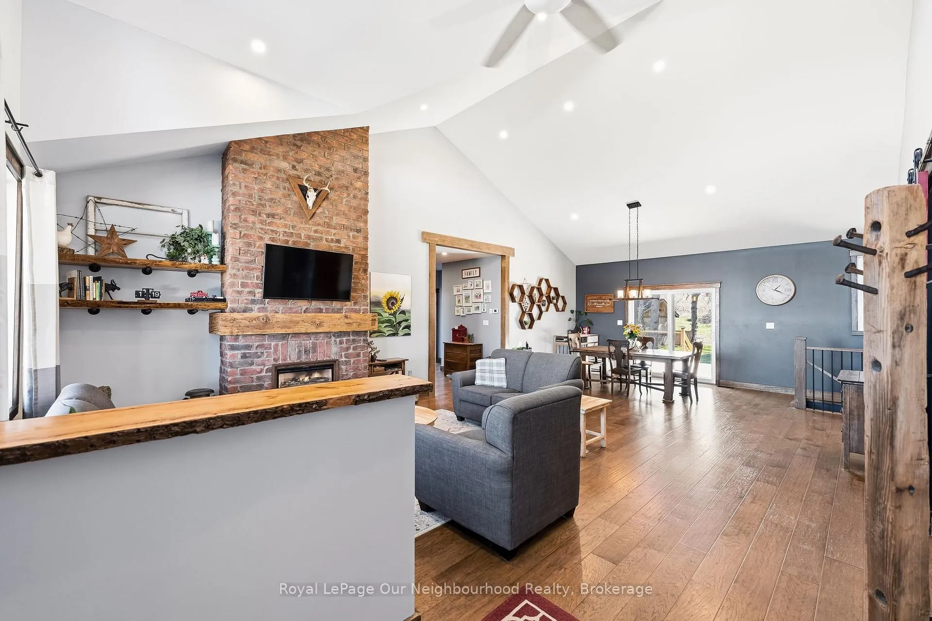 Photo 10 of 63 Hansen Road, Brighton, Rural Brighton — HOMEH