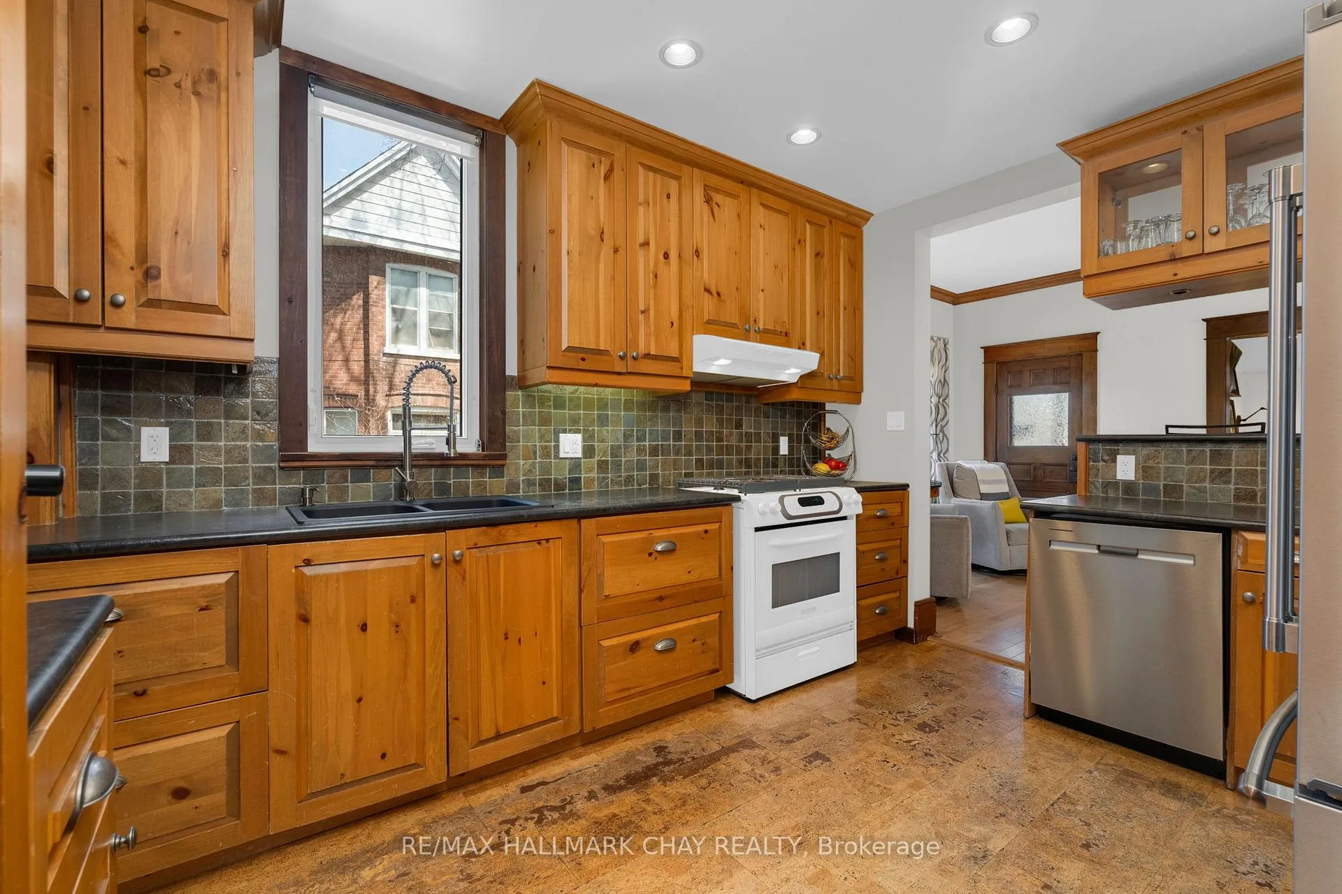Photo 15 of 56 William Street, Barrie, Allandale — HOMEH