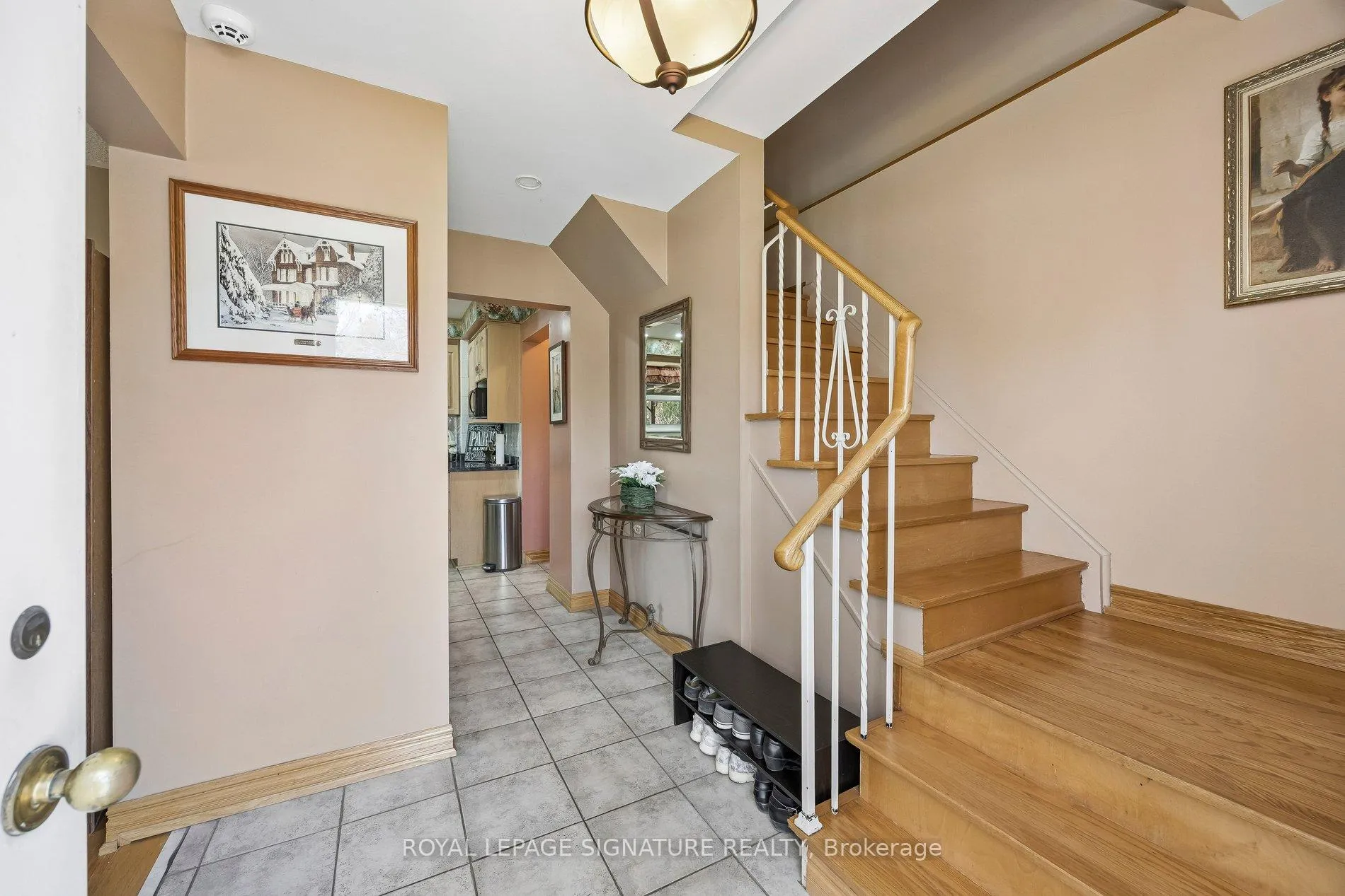 Photo 5 of 23 Drury Crescent, Brampton, Southgate — HOMEH