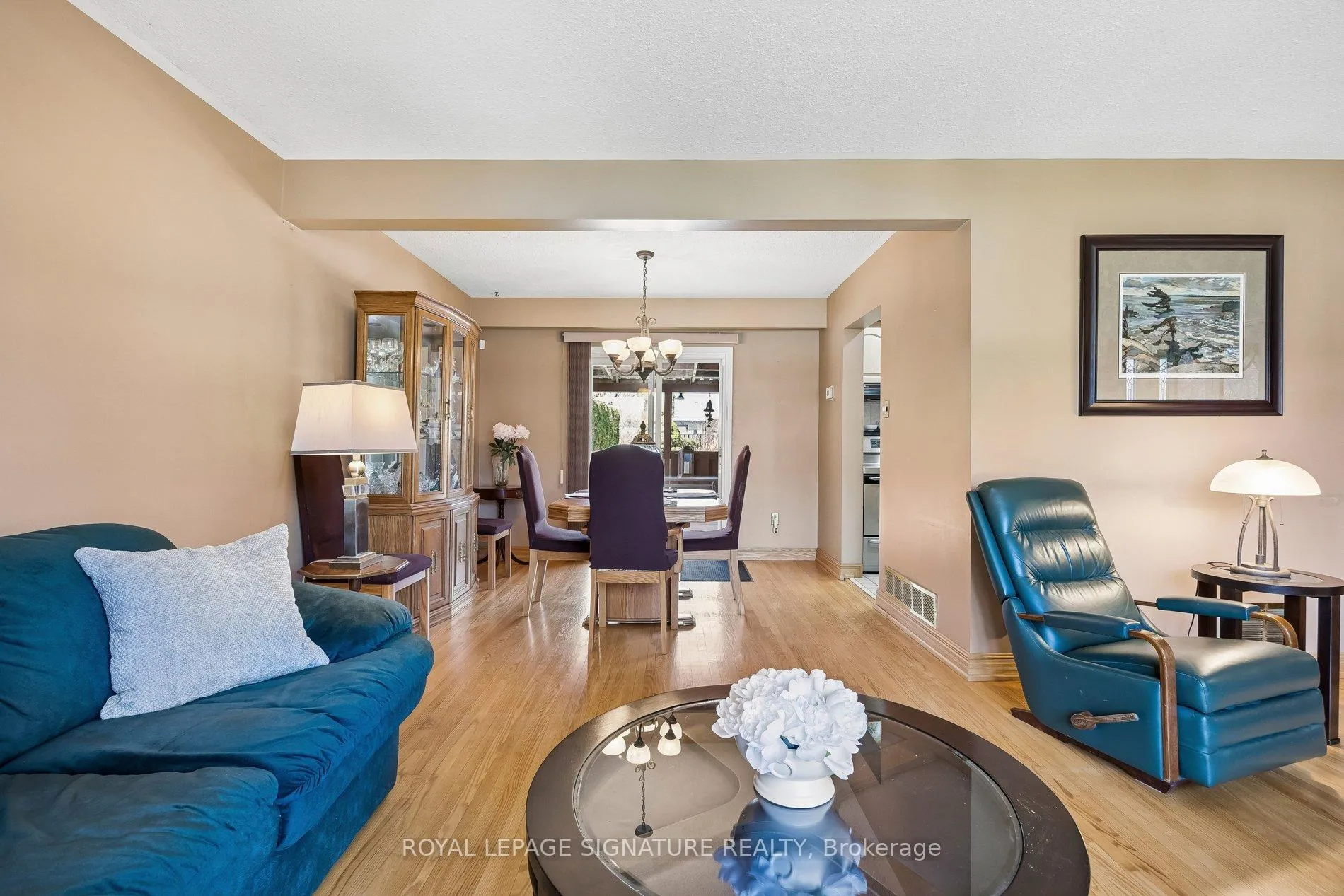 Photo 9 of 23 Drury Crescent, Brampton, Southgate — HOMEH