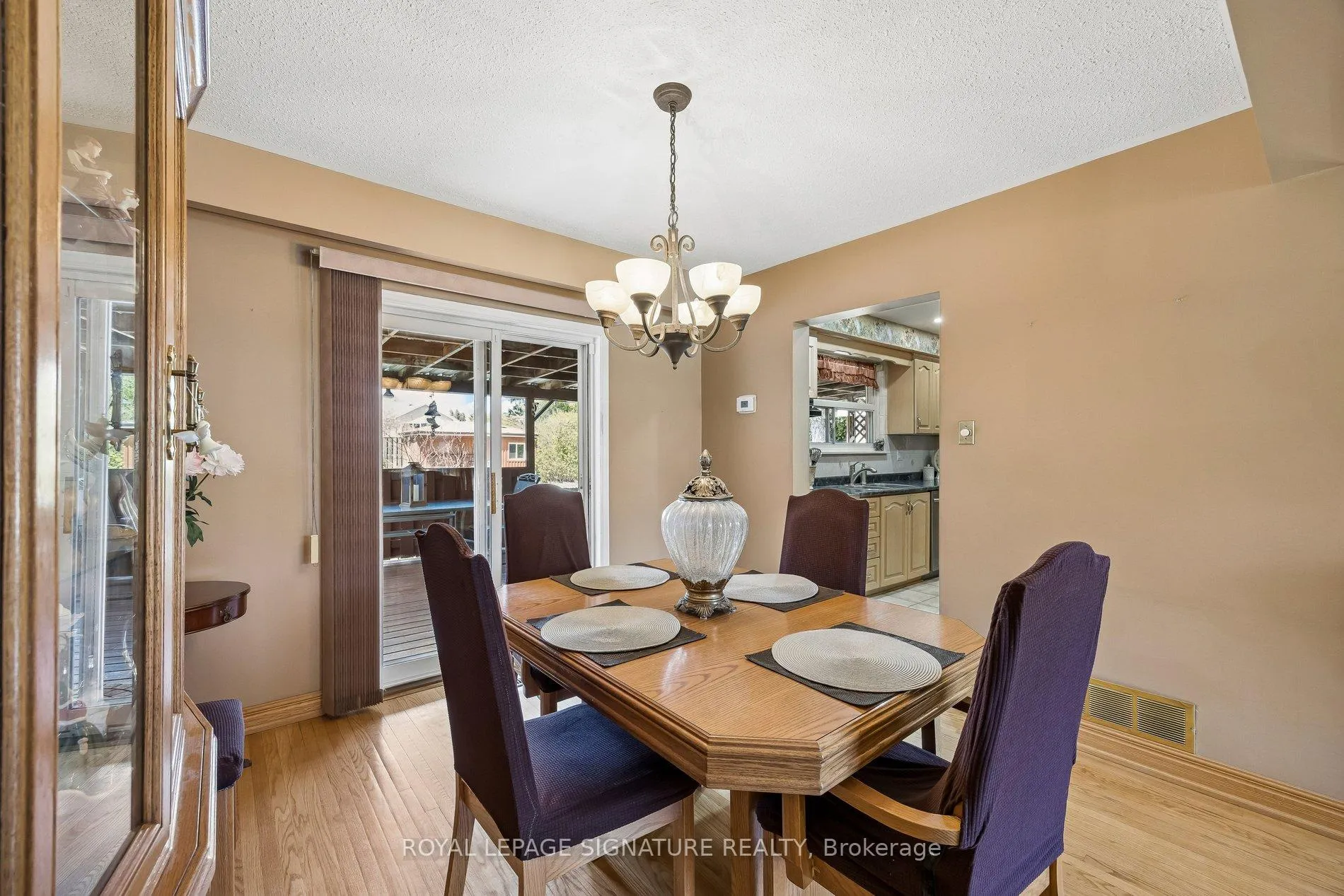 Photo 12 of 23 Drury Crescent, Brampton, Southgate — HOMEH