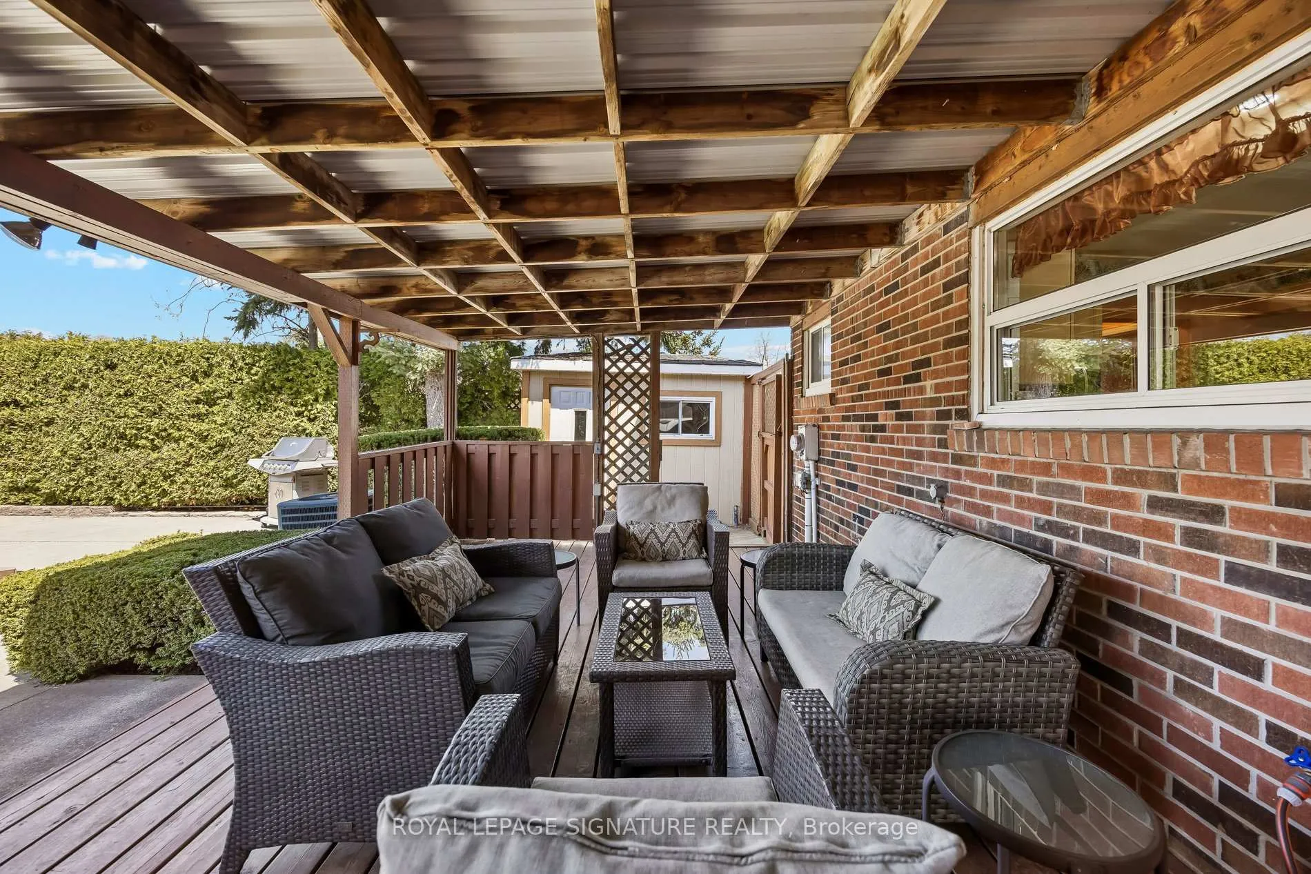Photo 17 of 23 Drury Crescent, Brampton, Southgate — HOMEH