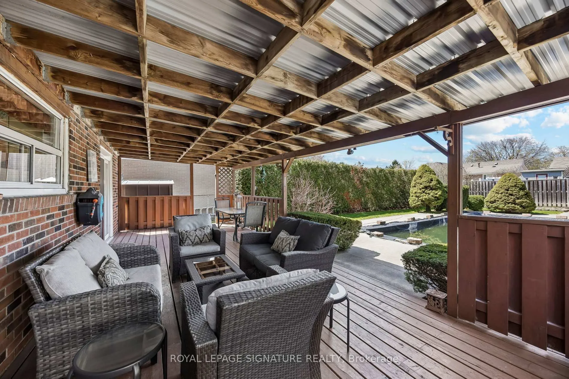 Photo 18 of 23 Drury Crescent, Brampton, Southgate — HOMEH