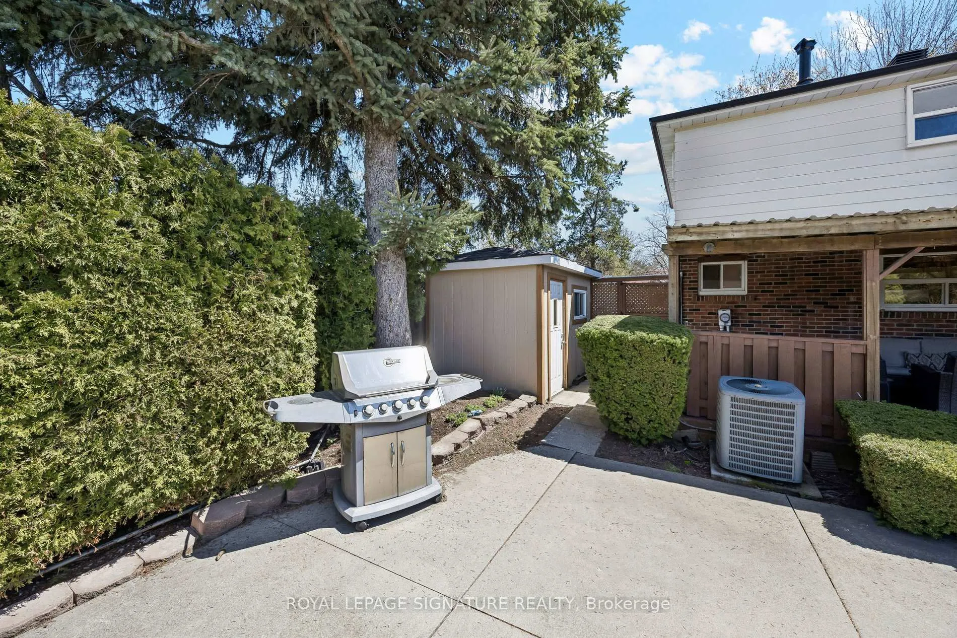 Photo 19 of 23 Drury Crescent, Brampton, Southgate — HOMEH