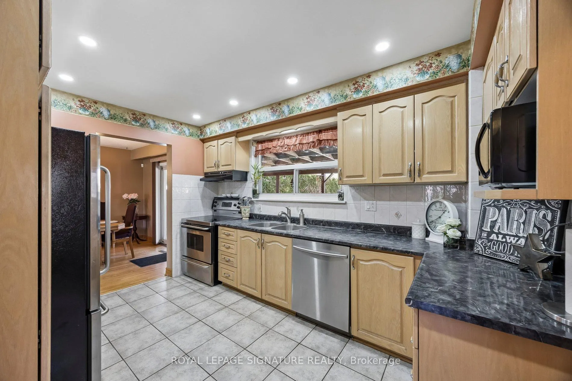 Photo 30 of 23 Drury Crescent, Brampton, Southgate — HOMEH
