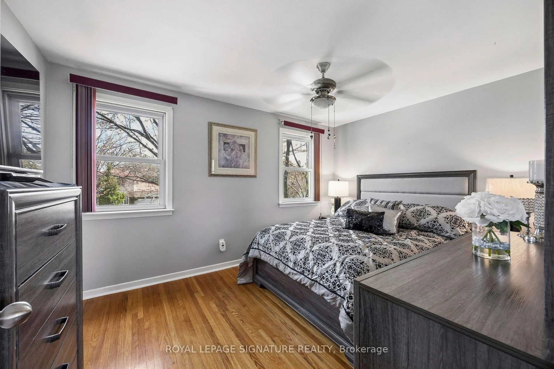 Photo 33 of 23 Drury Crescent, Brampton, Southgate — HOMEH