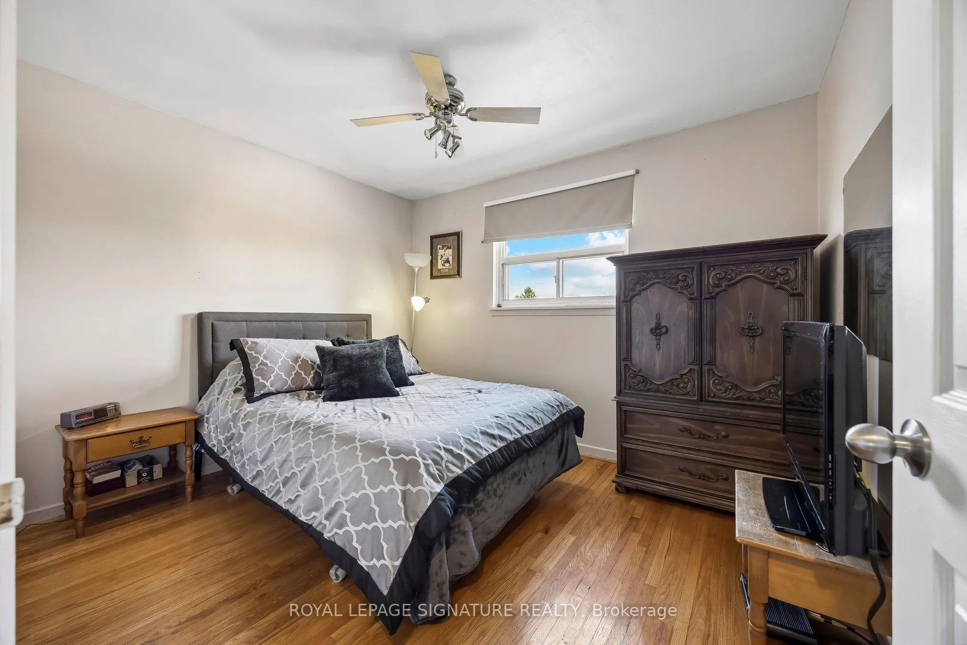 Photo 36 of 23 Drury Crescent, Brampton, Southgate — HOMEH