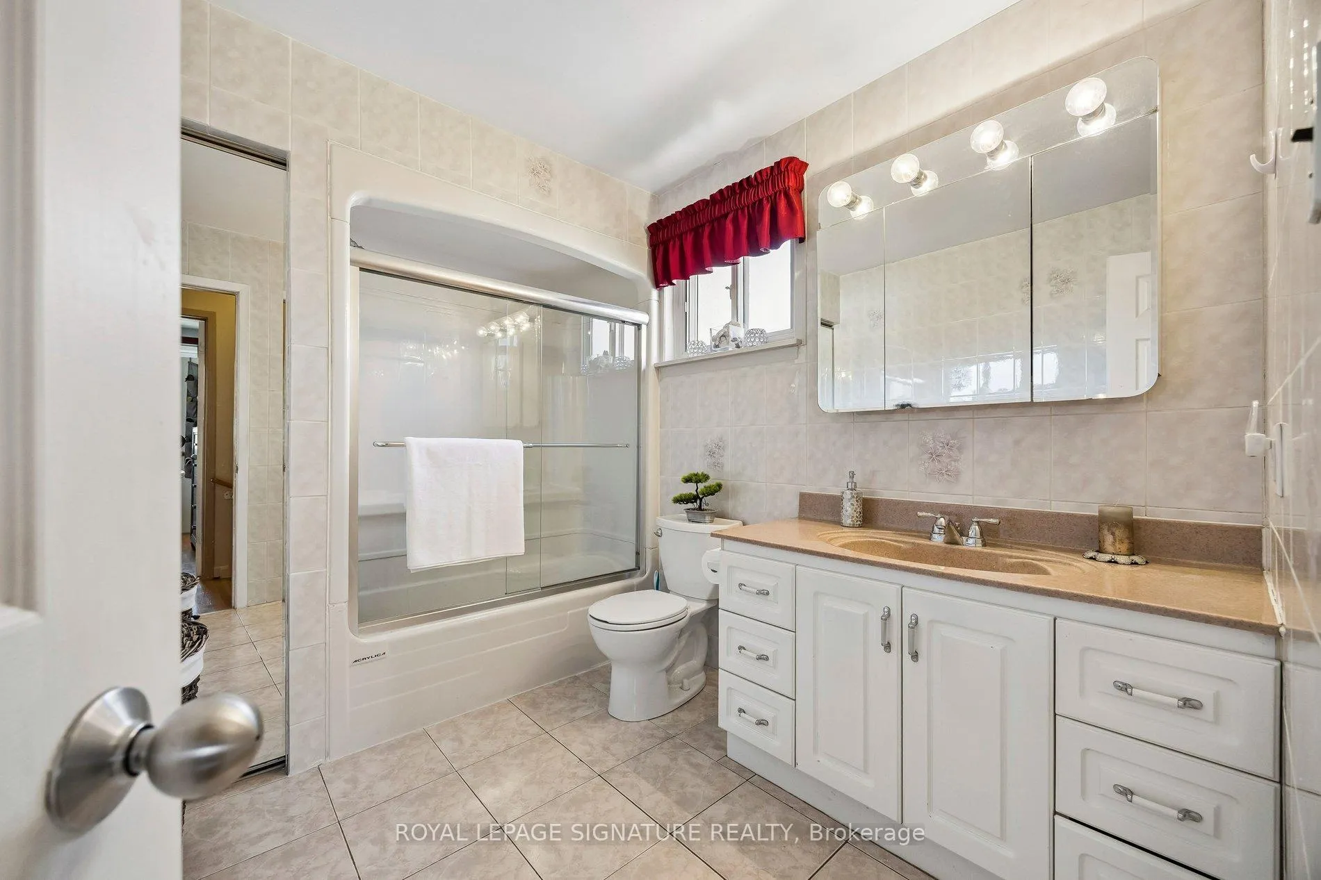 Photo 39 of 23 Drury Crescent, Brampton, Southgate — HOMEH