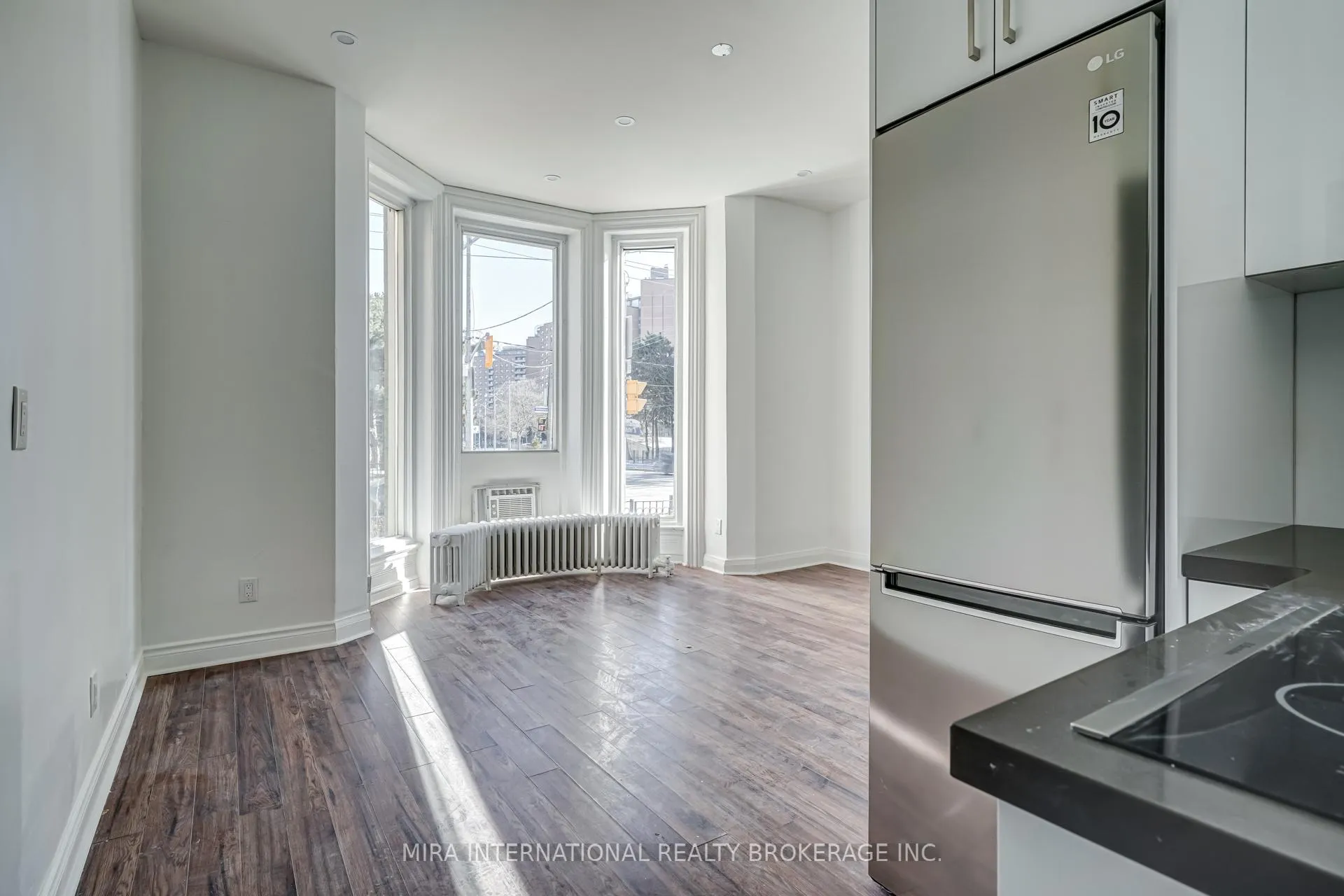 Front of Unit 101, 180 Sherbourne Street