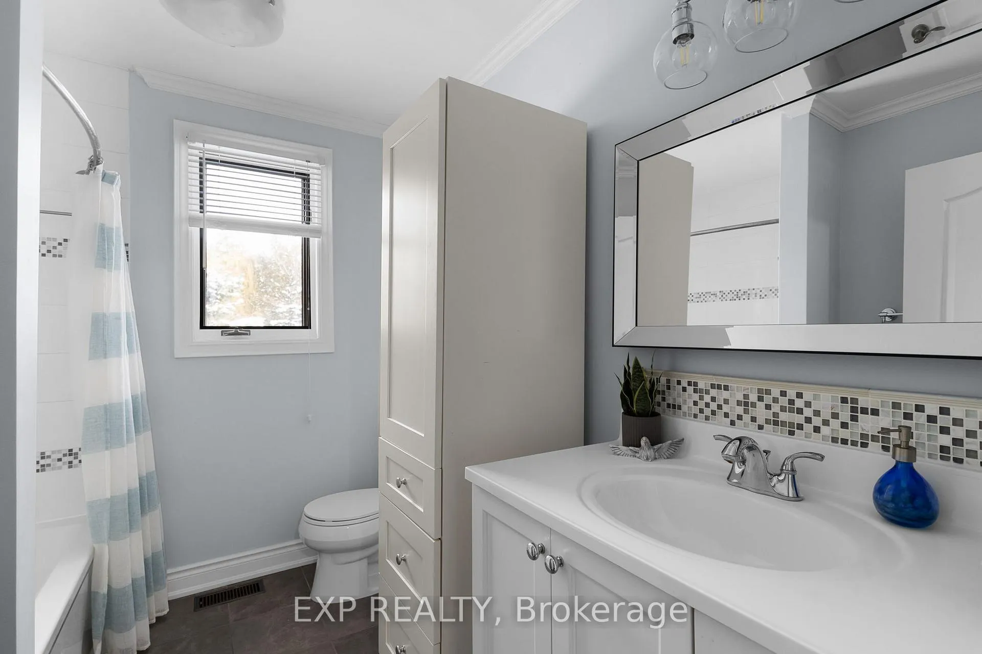 Photo 19 of 381 Cox Mill Road, Barrie, South Shore — HOMEH