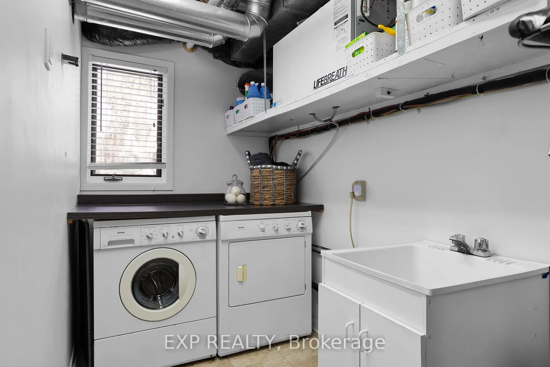 Photo 23 of 381 Cox Mill Road, Barrie, South Shore — HOMEH