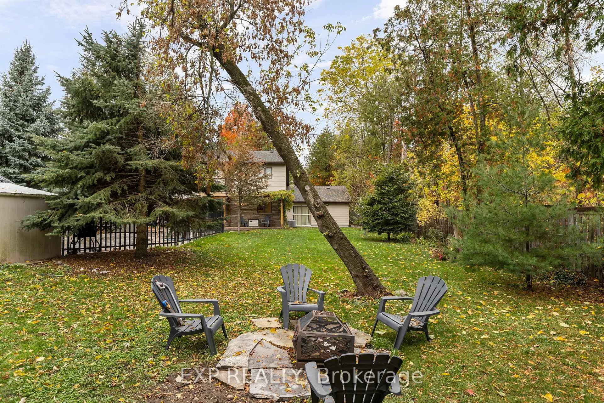 Photo 33 of 381 Cox Mill Road, Barrie, South Shore — HOMEH