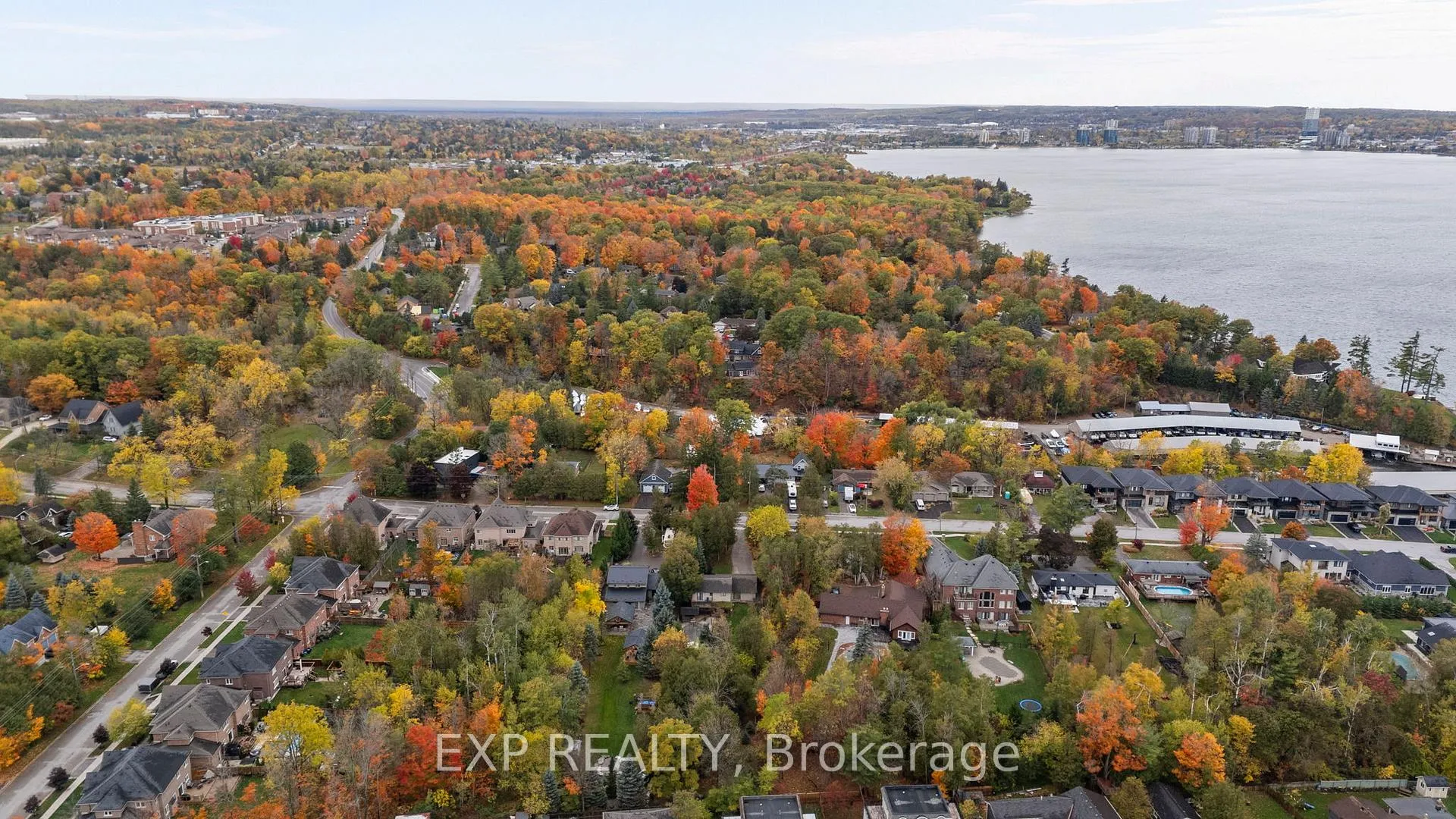 Photo 40 of 381 Cox Mill Road, Barrie, South Shore — HOMEH