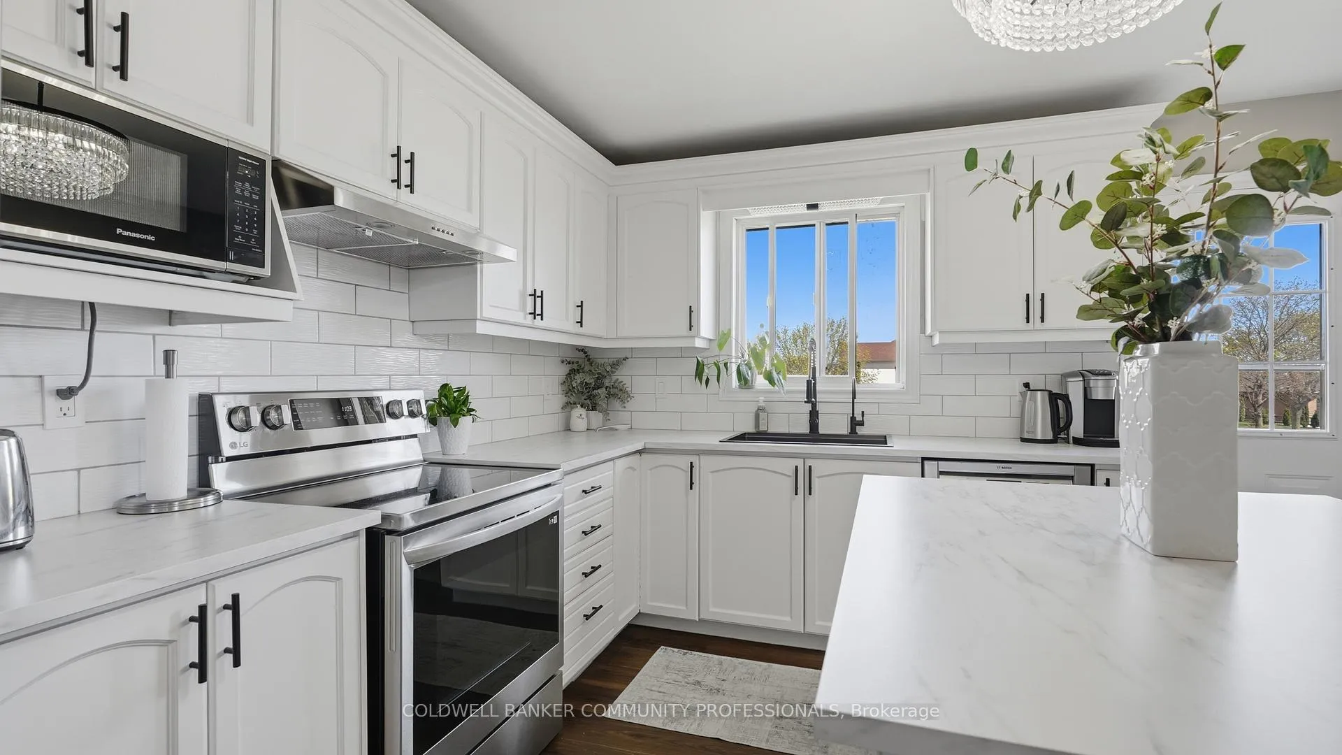 Photo 13 of 28 Glenhollow Drive, Hamilton, Stoney Creek Mountain — HOMEH