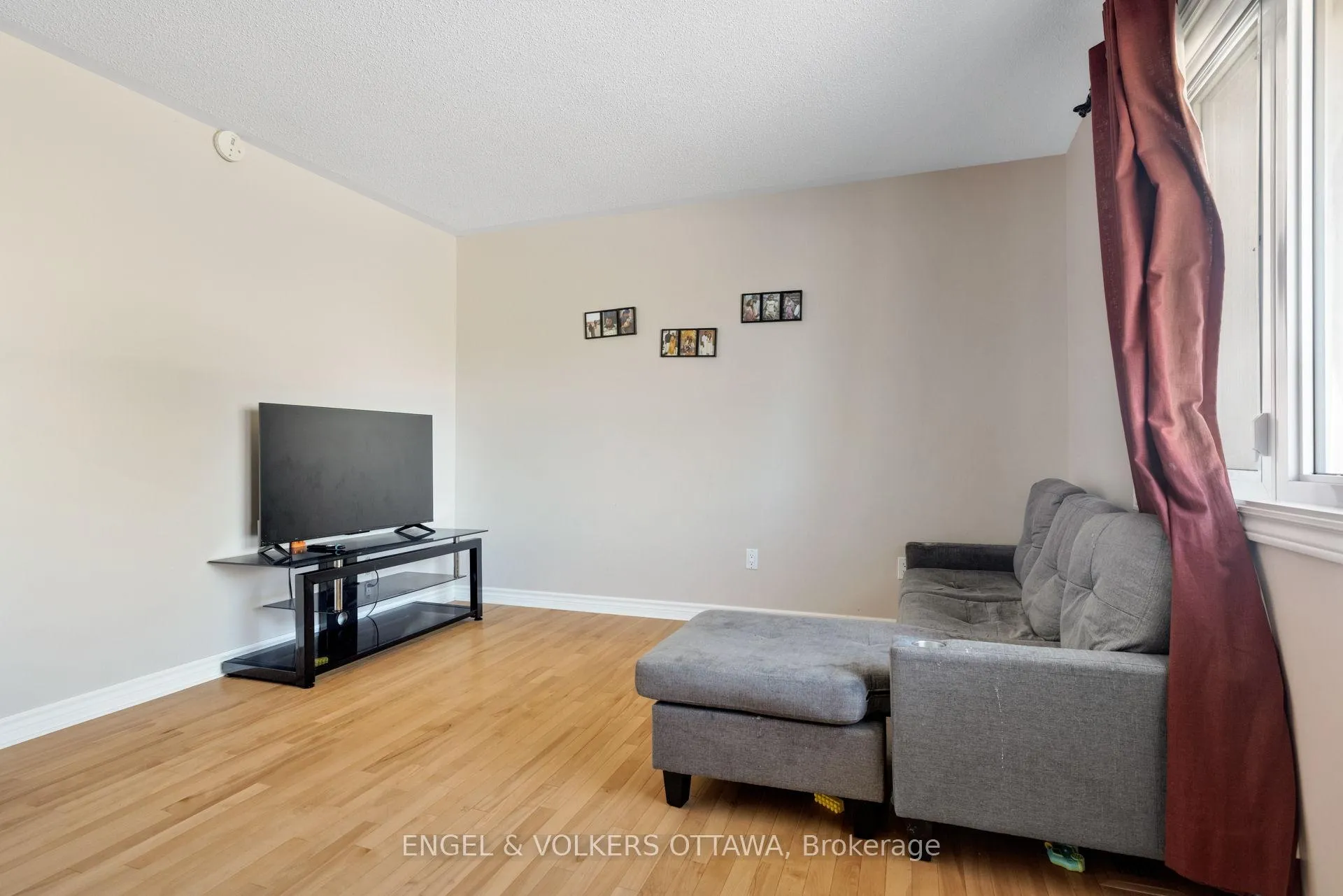 Photo 6 of 1311 S Avenue, Ottawa, Eastway Gardens/Industrial Park — HOMEH