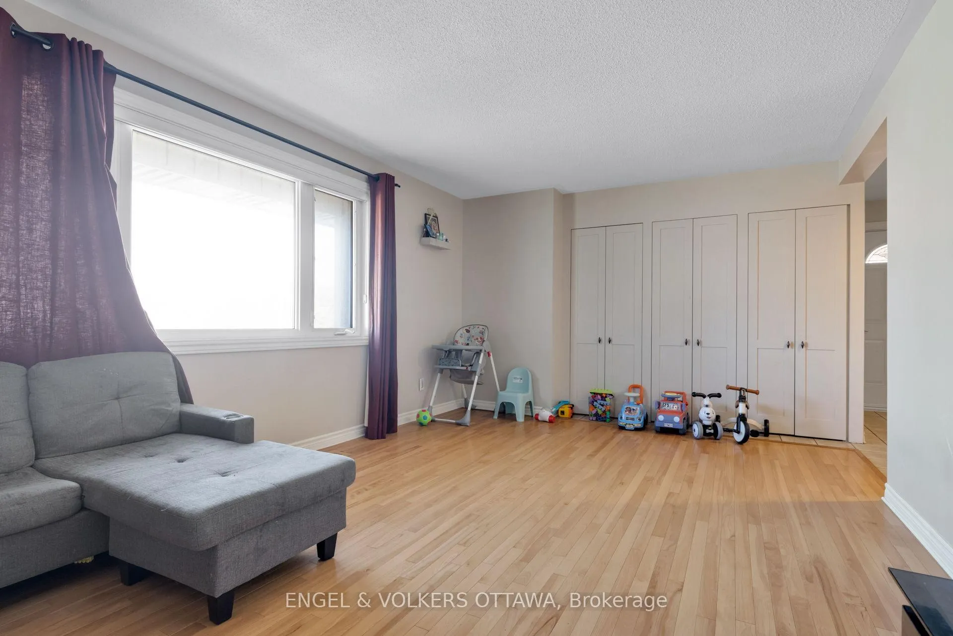 Photo 7 of 1311 S Avenue, Ottawa, Eastway Gardens/Industrial Park — HOMEH