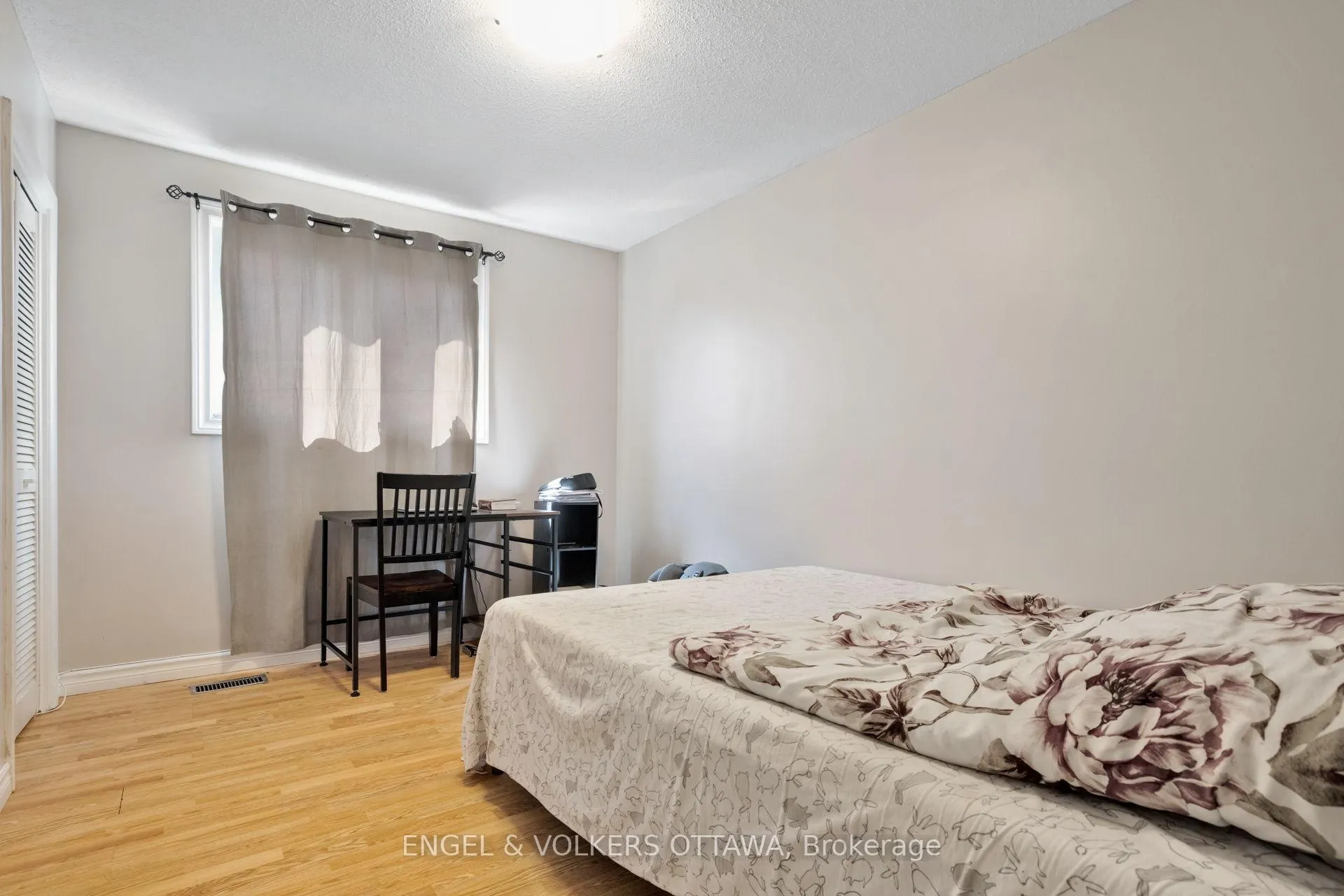 Photo 10 of 1311 S Avenue, Ottawa, Eastway Gardens/Industrial Park — HOMEH