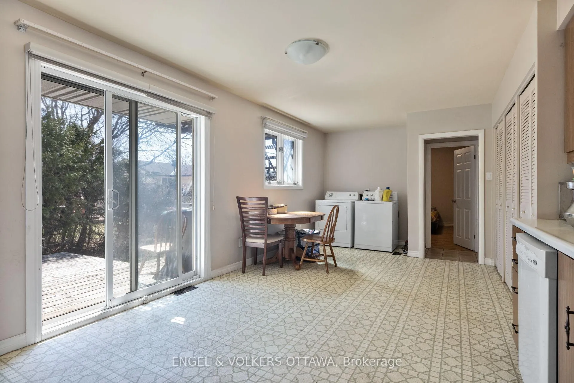 Photo 16 of 1311 S Avenue, Ottawa, Eastway Gardens/Industrial Park — HOMEH
