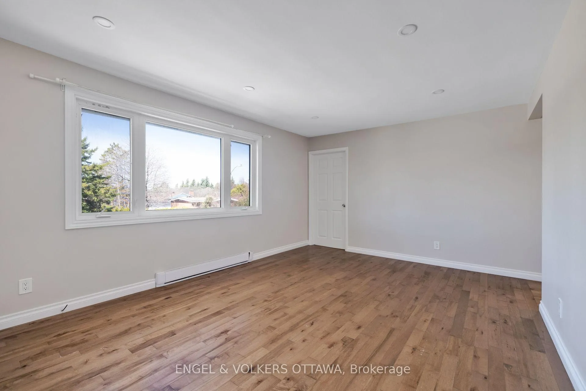 Photo 29 of 1311 S Avenue, Ottawa, Eastway Gardens/Industrial Park — HOMEH