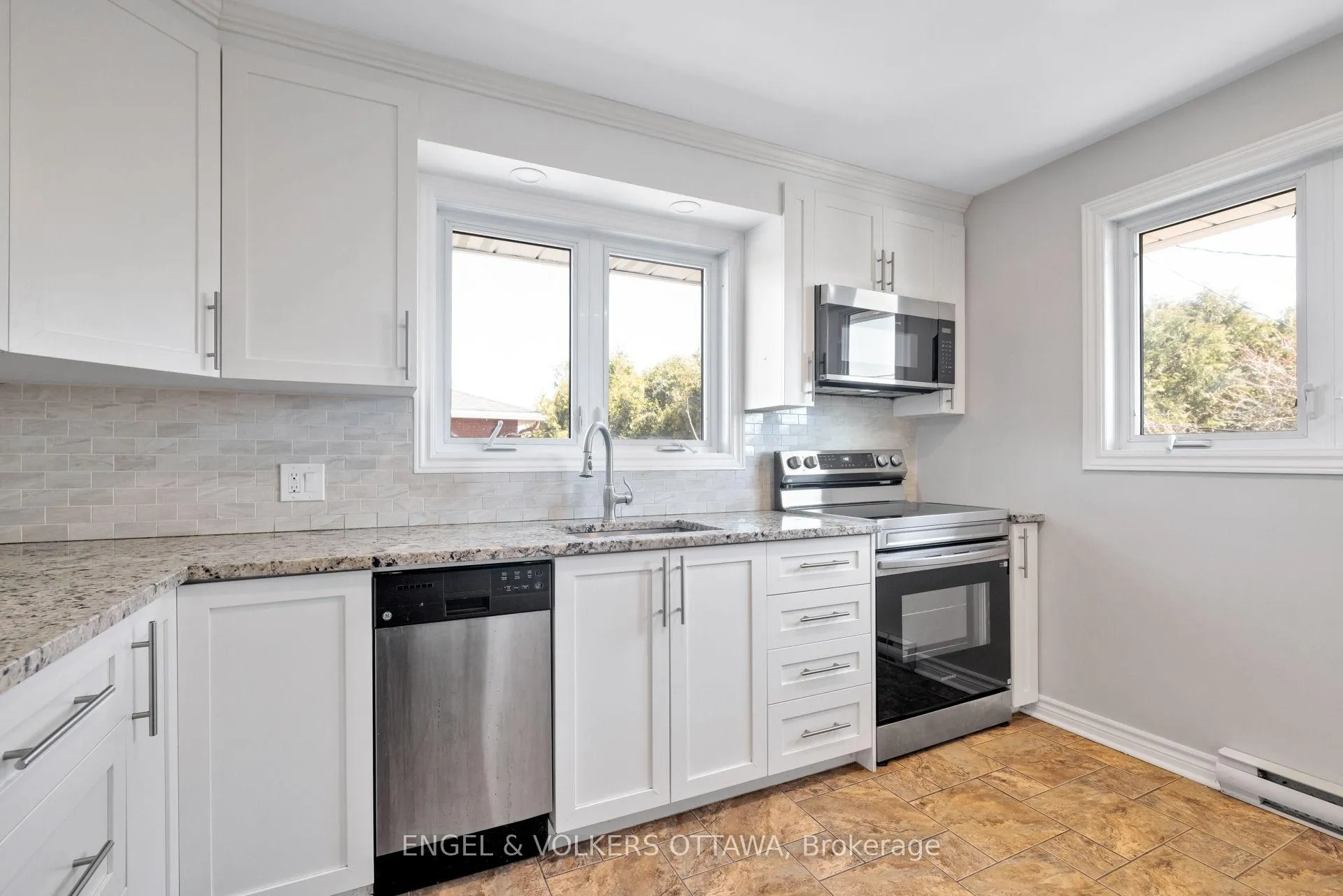Photo 35 of 1311 S Avenue, Ottawa, Eastway Gardens/Industrial Park — HOMEH