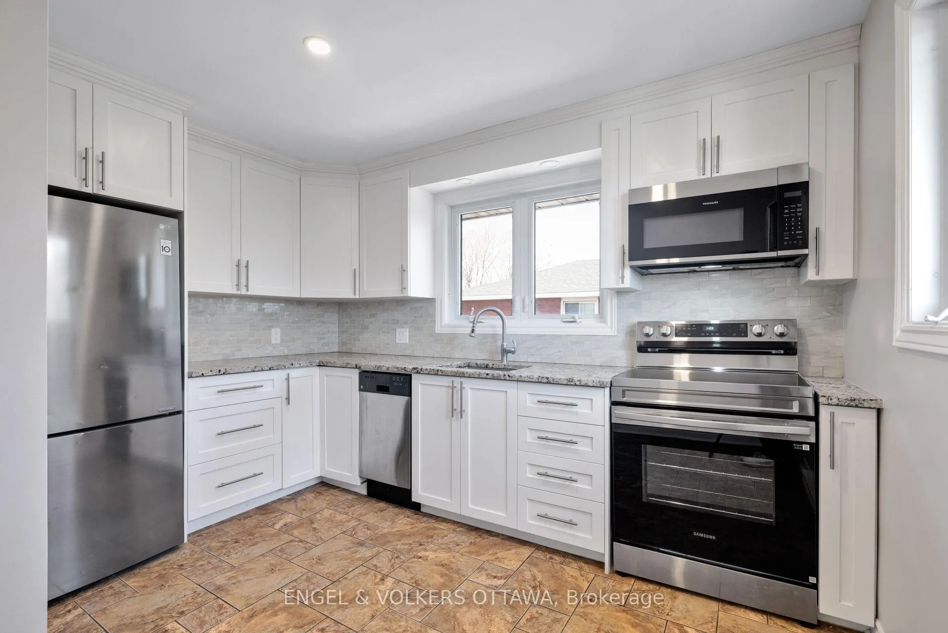 Photo 36 of 1311 S Avenue, Ottawa, Eastway Gardens/Industrial Park — HOMEH