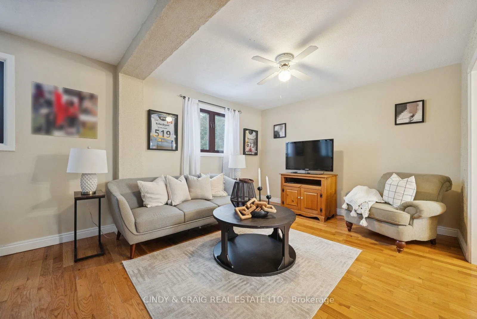 Photo 2 of 39 Darlington Boulevard, Clarington, Courtice — HOMEH