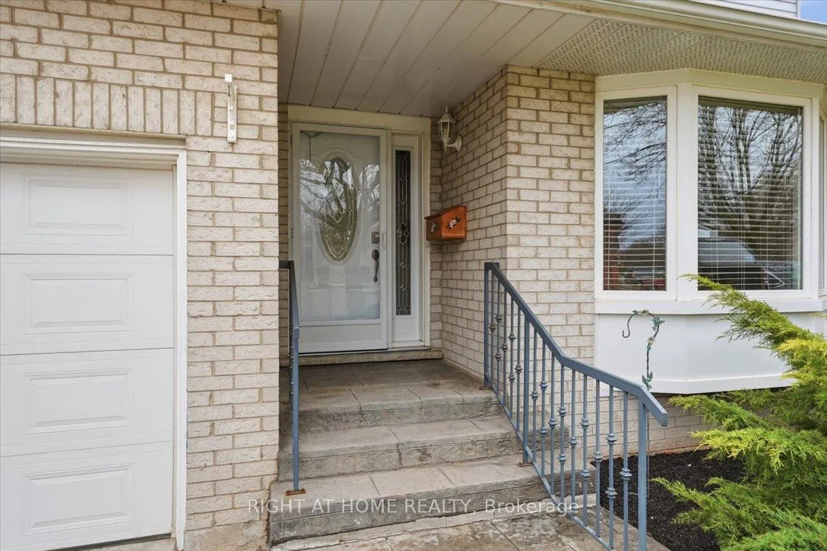 Photo 5 of 26 Ellington Avenue, Hamilton, Stoney Creek — HOMEH