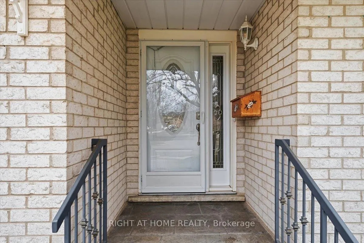 Photo 6 of 26 Ellington Avenue, Hamilton, Stoney Creek — HOMEH