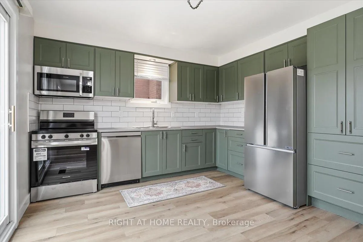 Photo 12 of 26 Ellington Avenue, Hamilton, Stoney Creek — HOMEH
