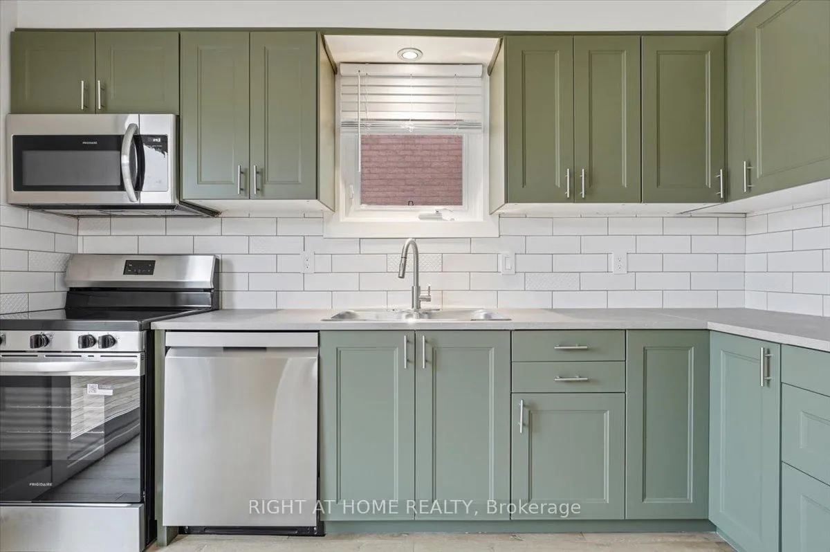 Photo 13 of 26 Ellington Avenue, Hamilton, Stoney Creek — HOMEH