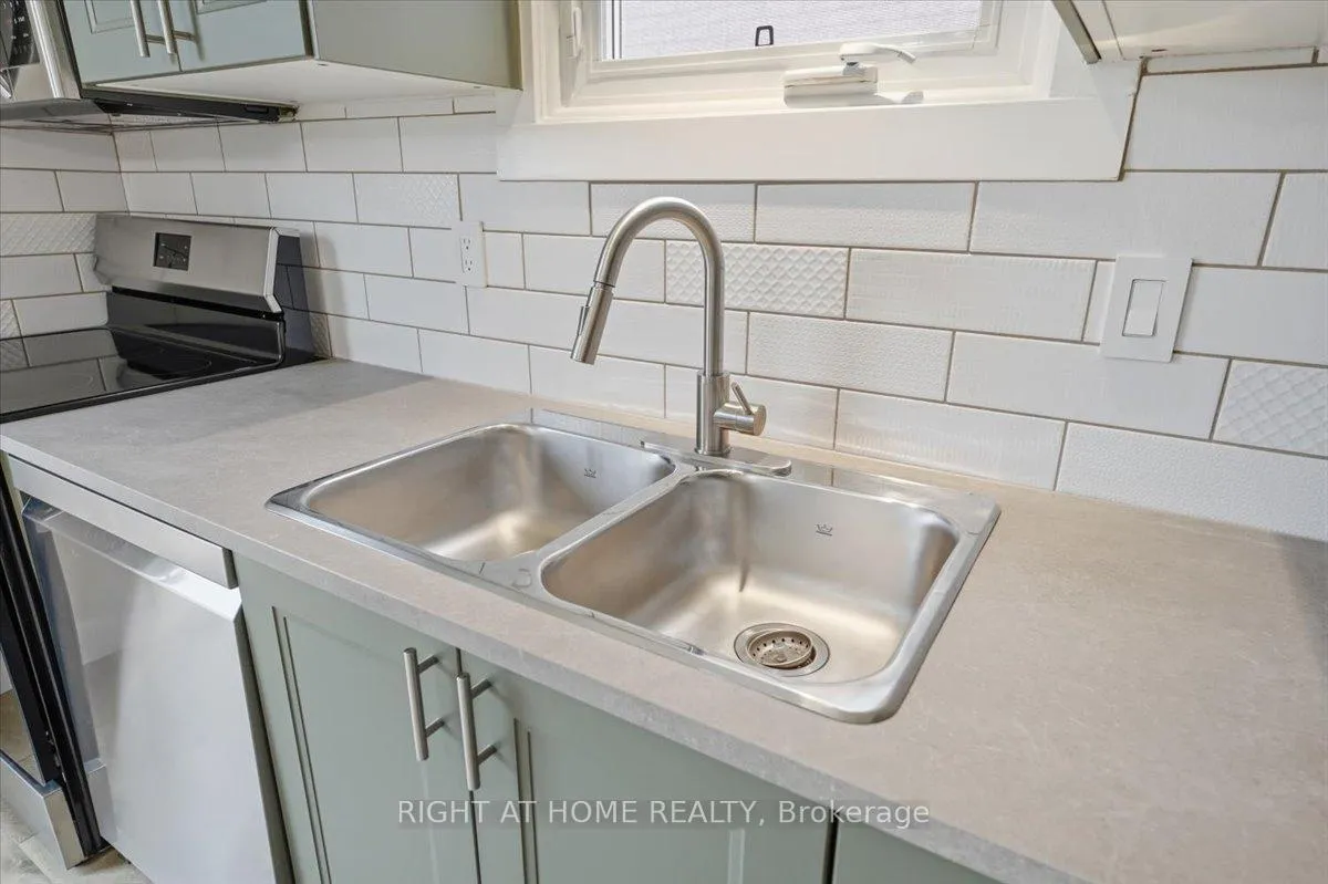 Photo 14 of 26 Ellington Avenue, Hamilton, Stoney Creek — HOMEH
