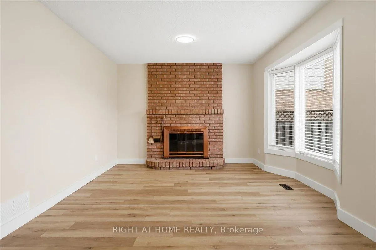 Photo 17 of 26 Ellington Avenue, Hamilton, Stoney Creek — HOMEH