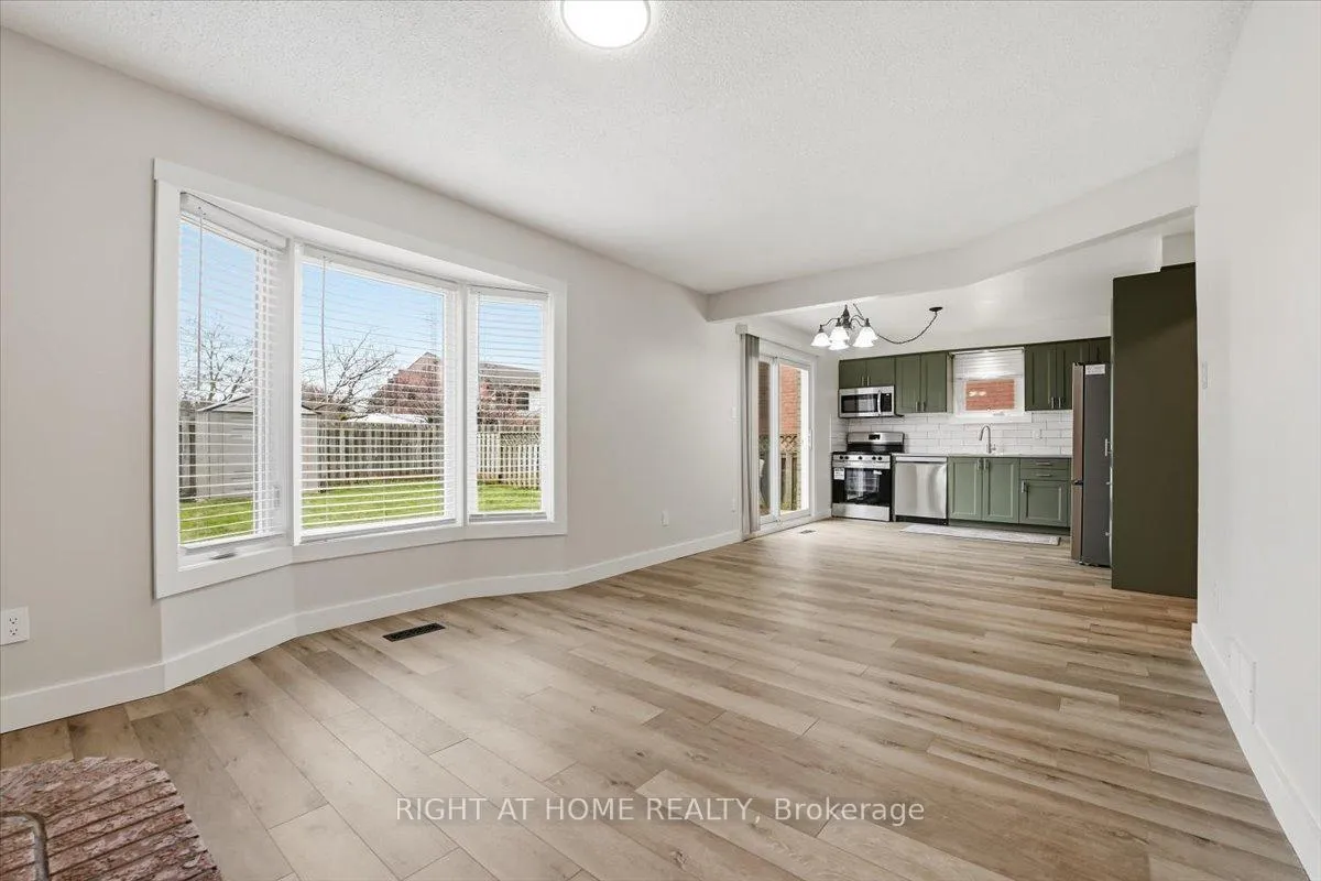 Photo 19 of 26 Ellington Avenue, Hamilton, Stoney Creek — HOMEH
