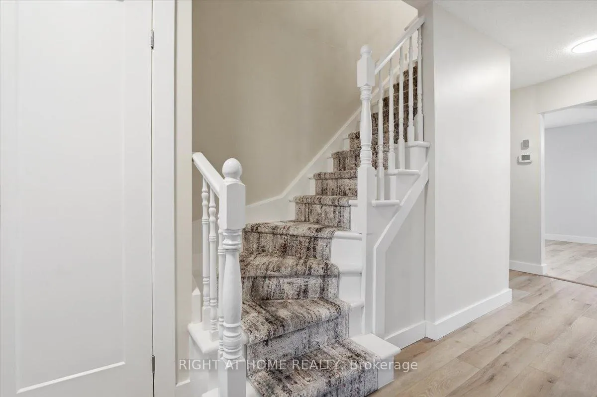 Photo 23 of 26 Ellington Avenue, Hamilton, Stoney Creek — HOMEH