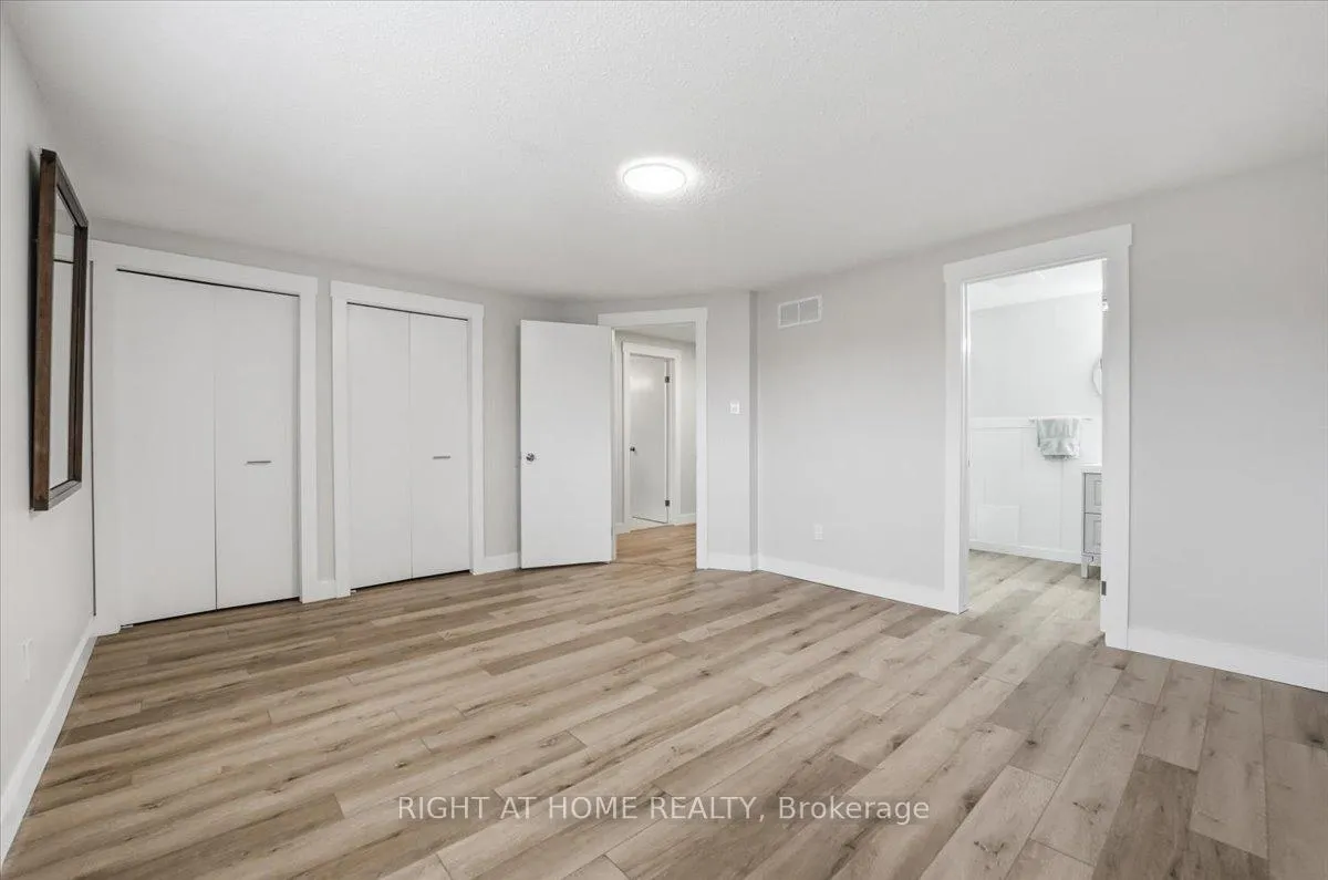 Photo 25 of 26 Ellington Avenue, Hamilton, Stoney Creek — HOMEH