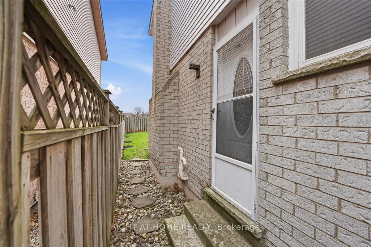 Photo 41 of 26 Ellington Avenue, Hamilton, Stoney Creek — HOMEH