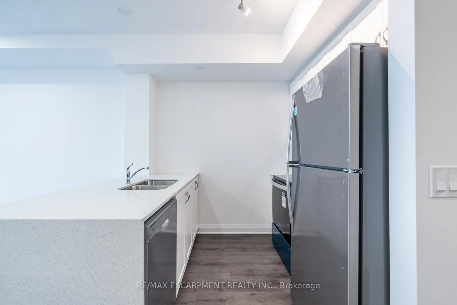 Photo 15 of Unit 213, 1936 Rymal Road E, Hamilton, Rural Glanbrook — HOMEH