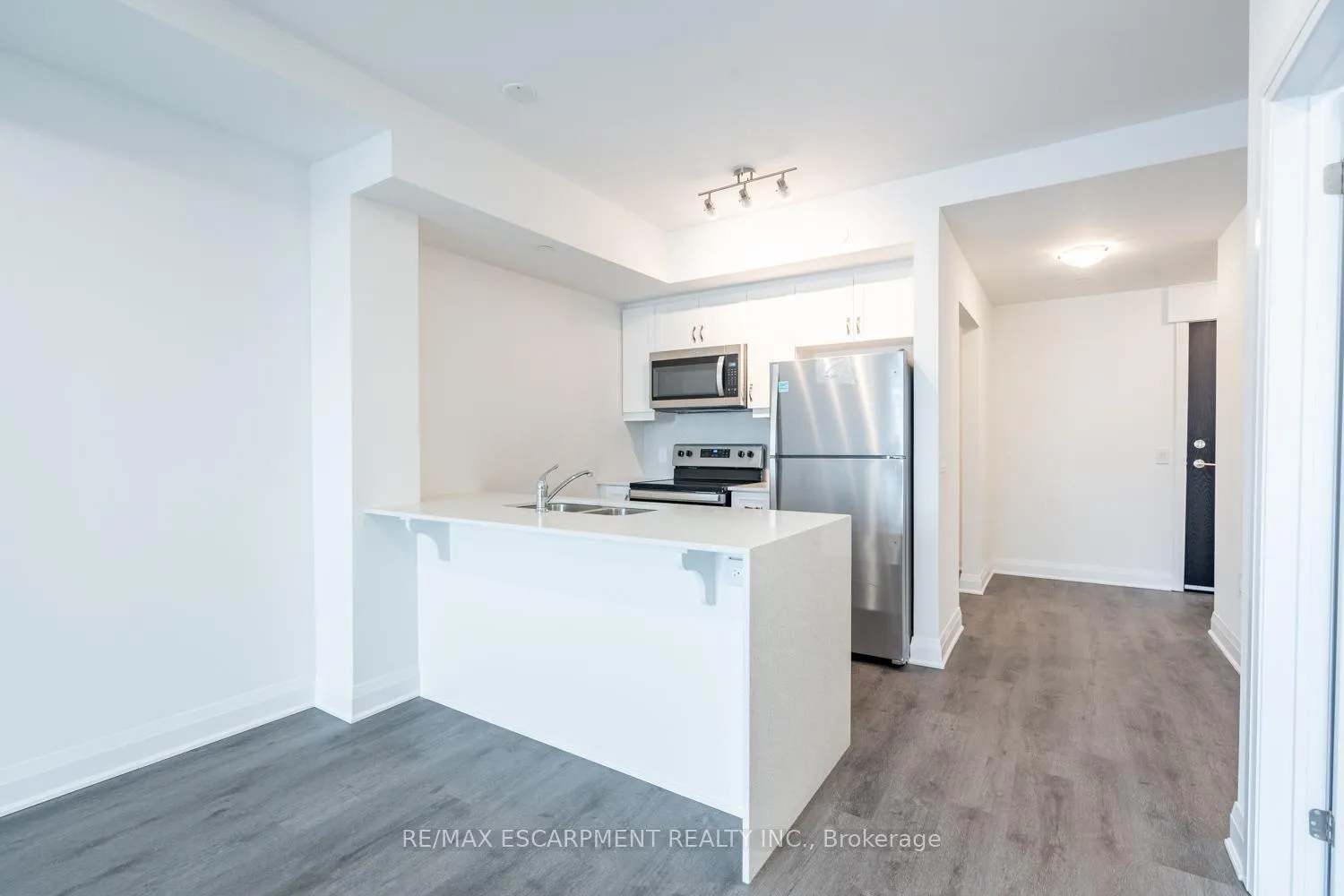 Photo 18 of Unit 213, 1936 Rymal Road E, Hamilton, Rural Glanbrook — HOMEH