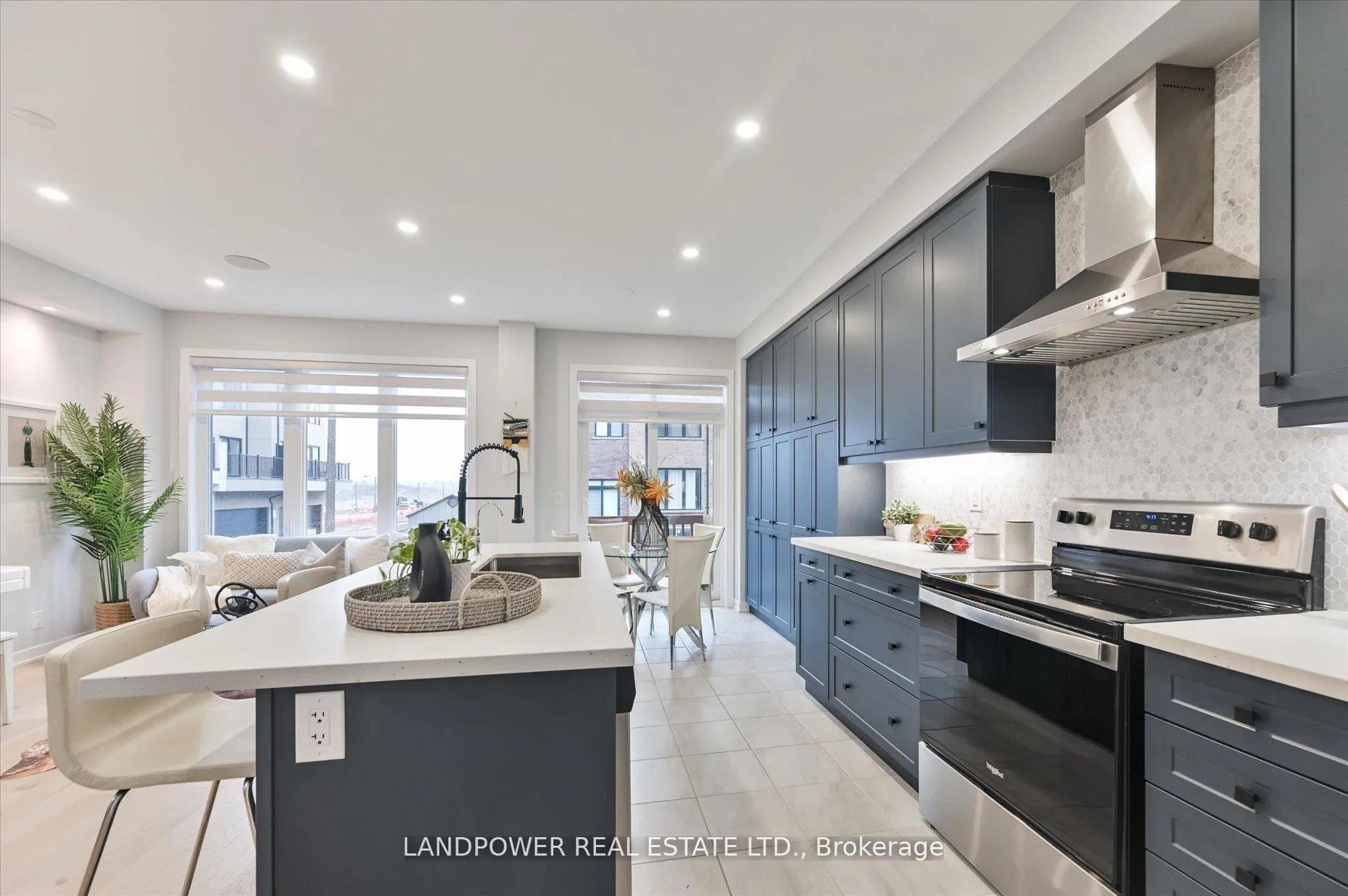 Photo 2 of 32 Harvey Bunker Crescent, Markham, Angus Glen — HOMEH