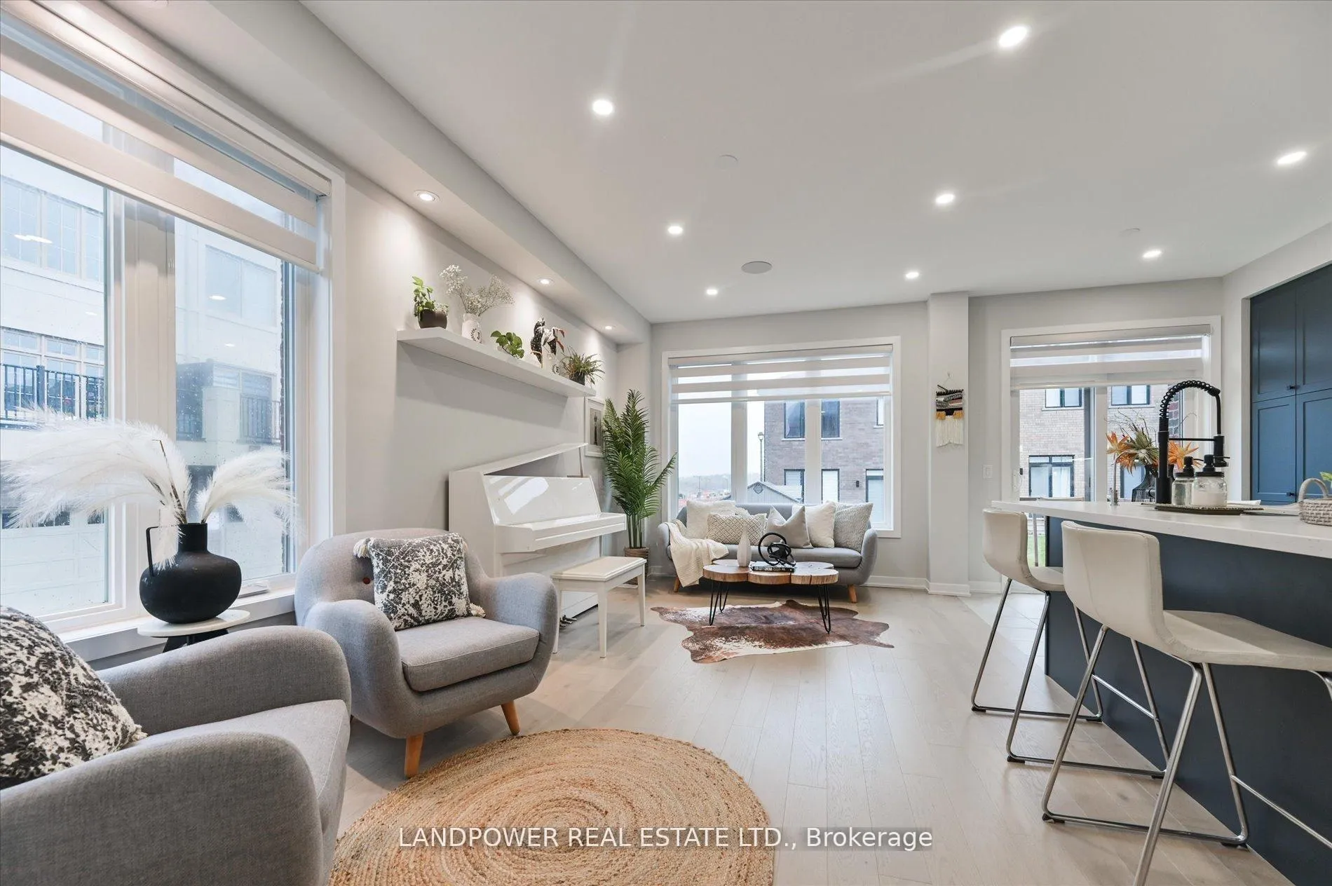 Photo 3 of 32 Harvey Bunker Crescent, Markham, Angus Glen — HOMEH