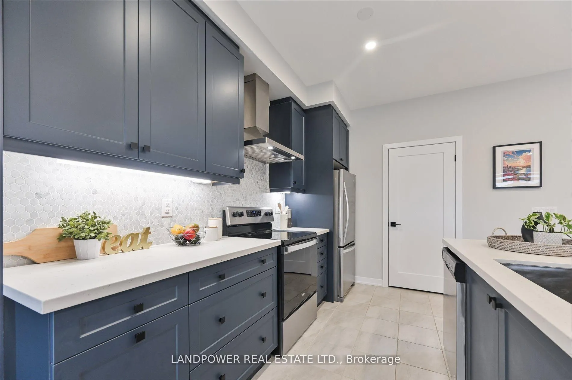 Photo 15 of 32 Harvey Bunker Crescent, Markham, Angus Glen — HOMEH