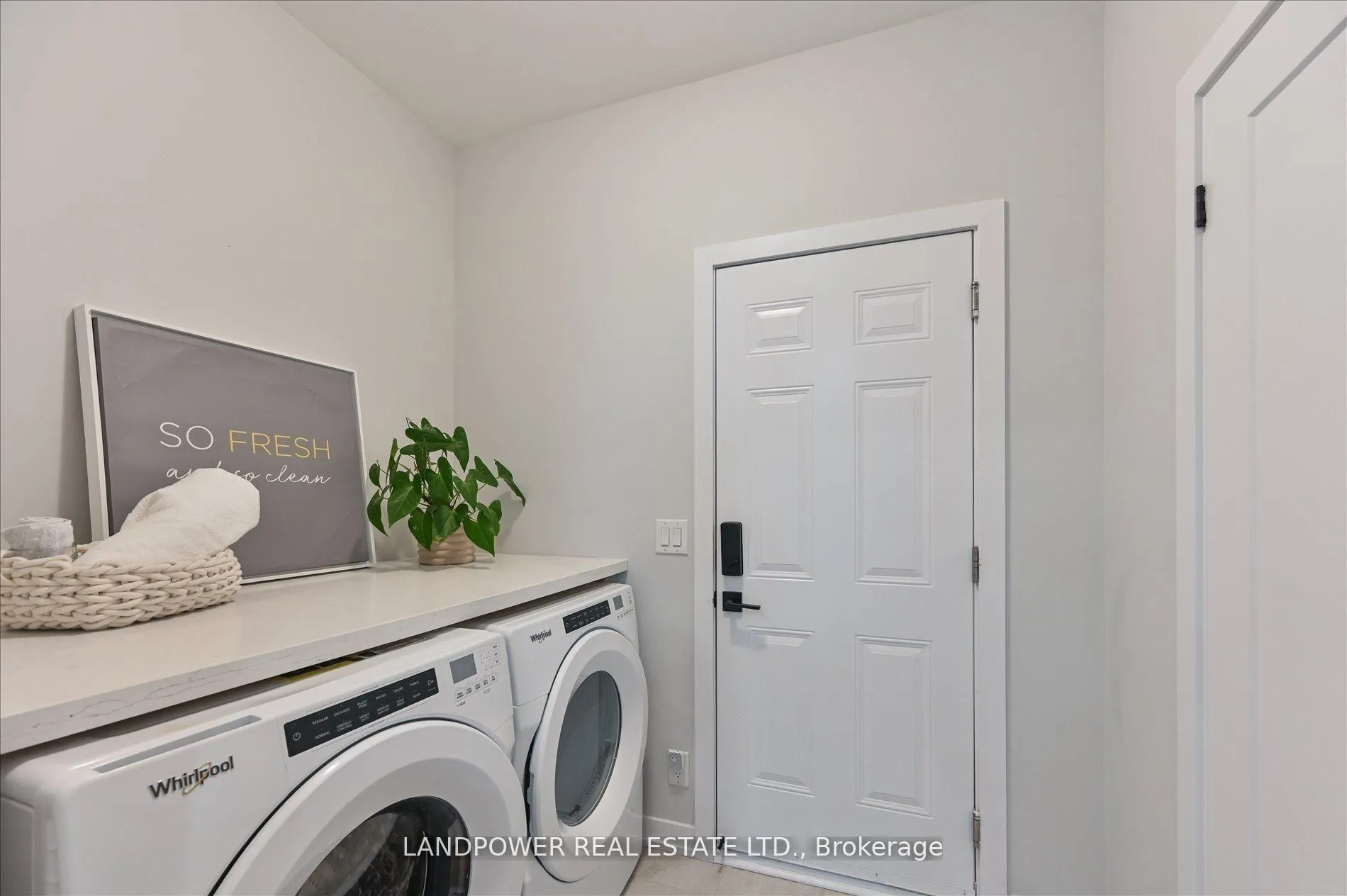 Photo 16 of 32 Harvey Bunker Crescent, Markham, Angus Glen — HOMEH